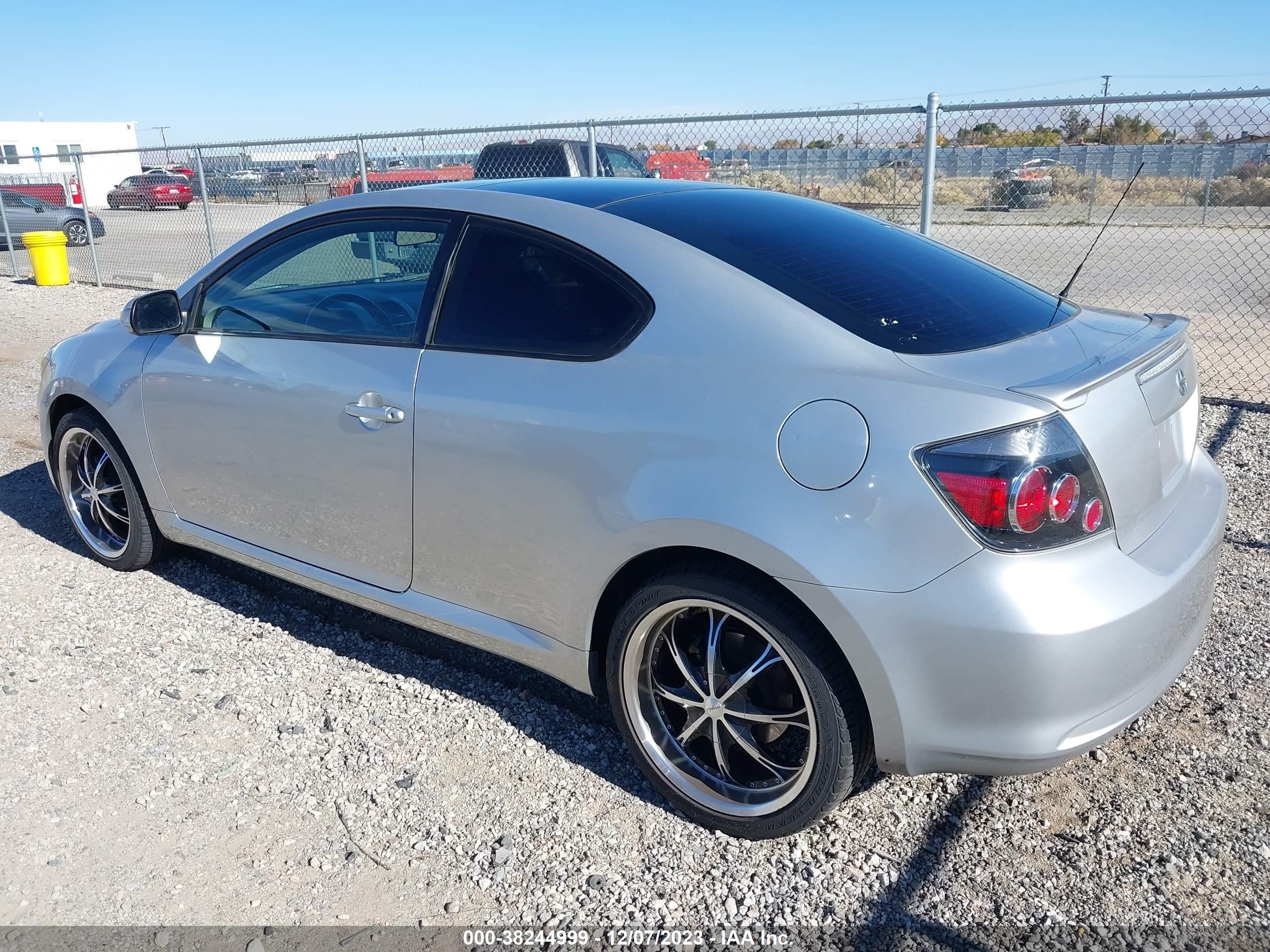 Photo 2 VIN: JTKDE167680226867 - SCION TC 