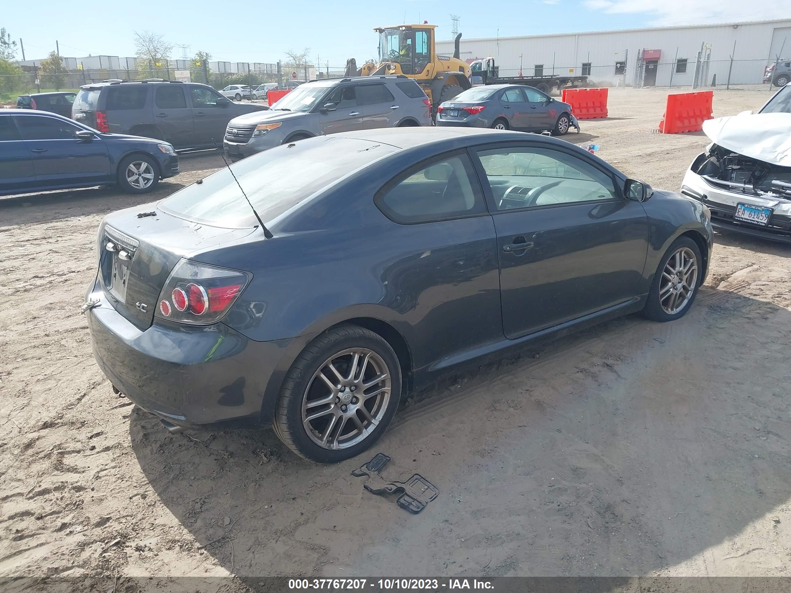 Photo 3 VIN: JTKDE167680271422 - SCION TC 