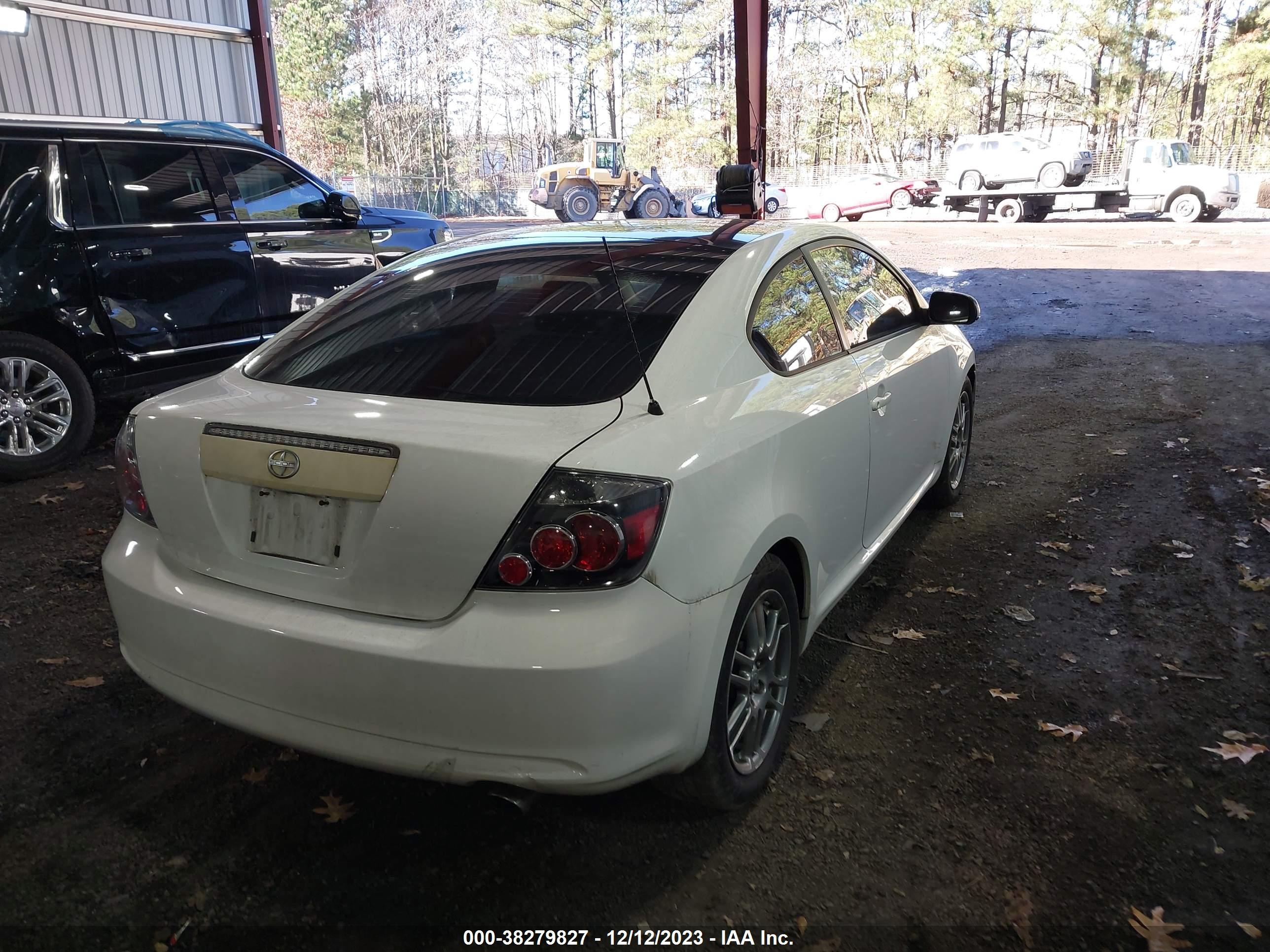 Photo 3 VIN: JTKDE167780263085 - SCION TC 