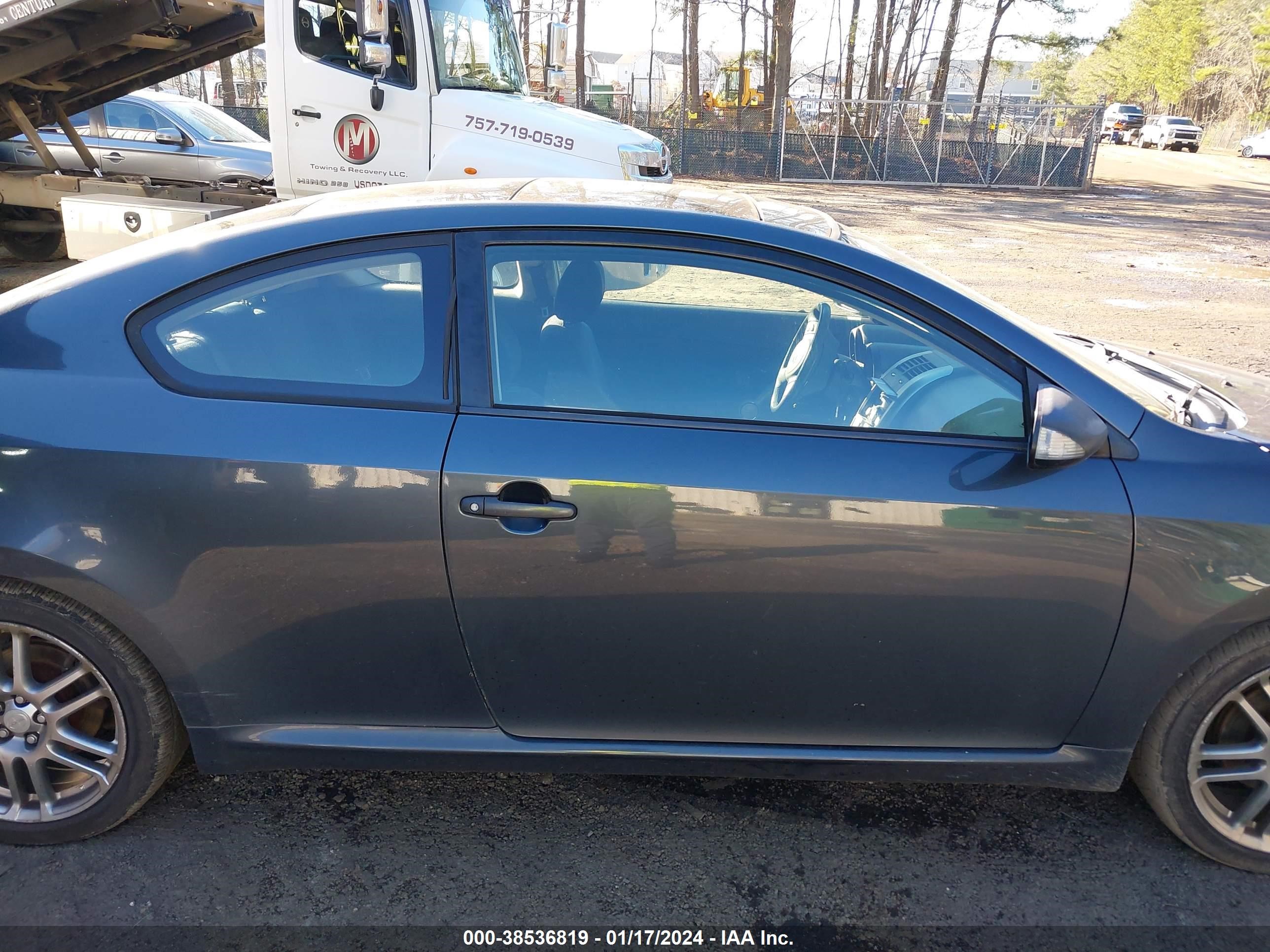 Photo 13 VIN: JTKDE167880266075 - SCION TC 