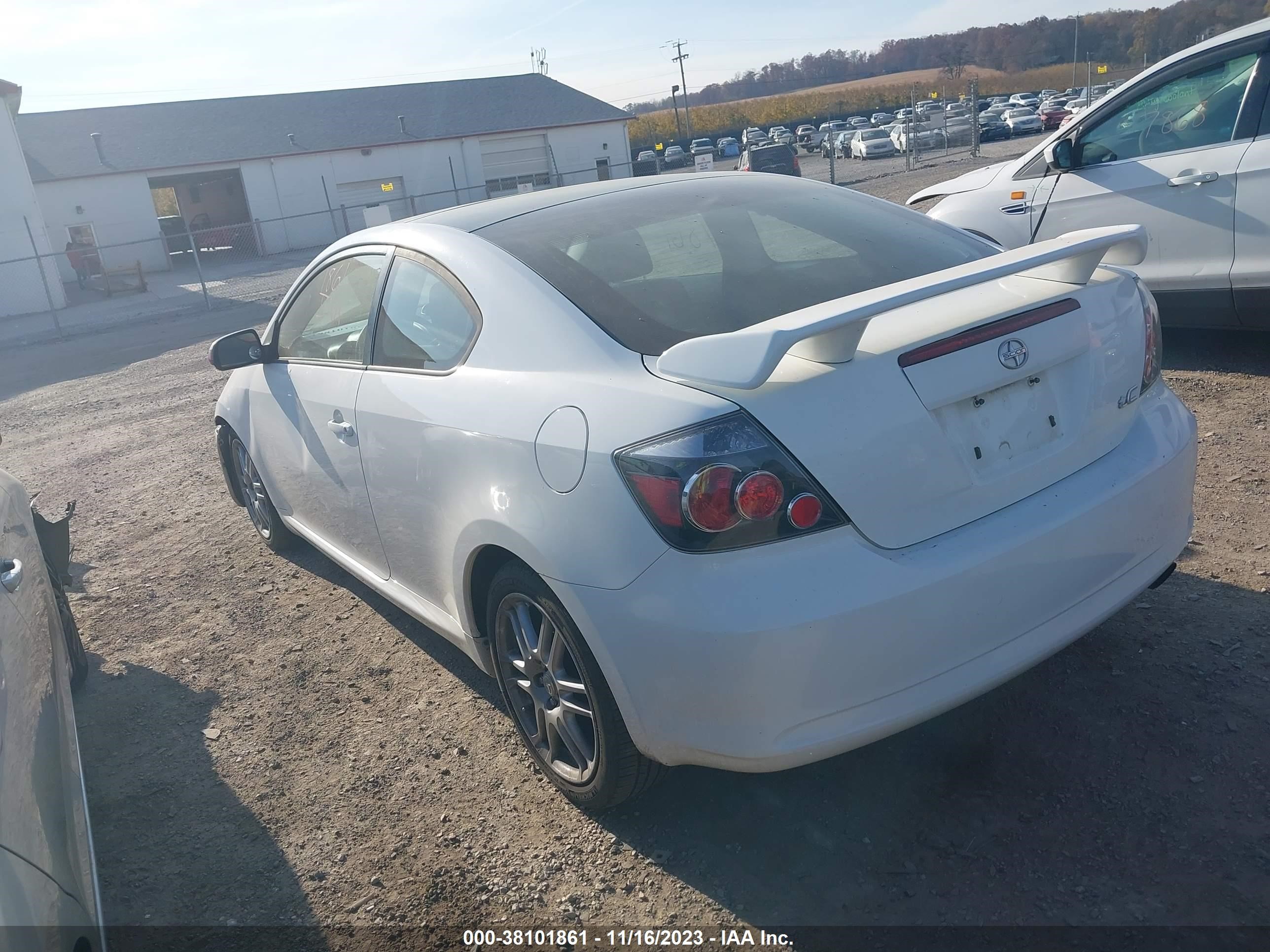 Photo 2 VIN: JTKDE167880268120 - SCION TC 