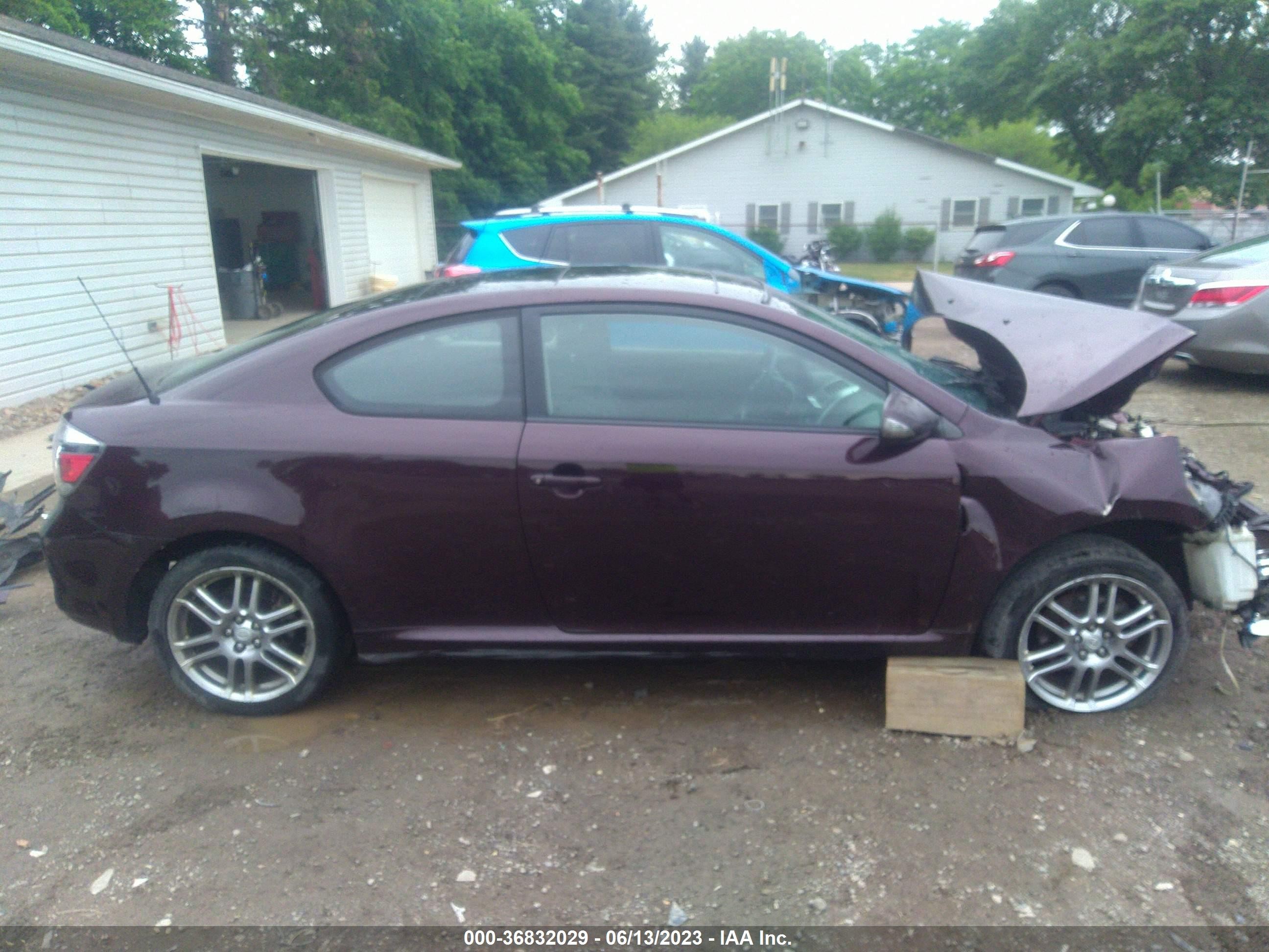 Photo 13 VIN: JTKDE167890285582 - SCION TC 