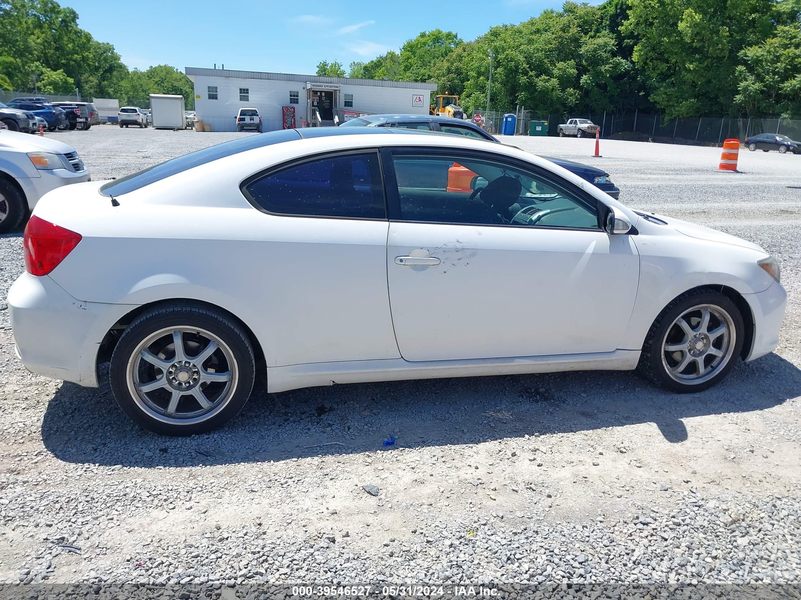 Photo 12 VIN: JTKDE167950032149 - SCION TC 