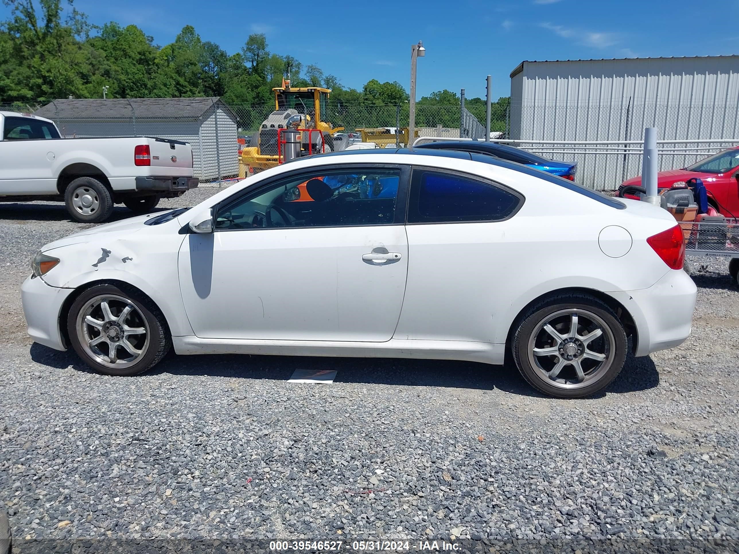 Photo 13 VIN: JTKDE167950032149 - SCION TC 