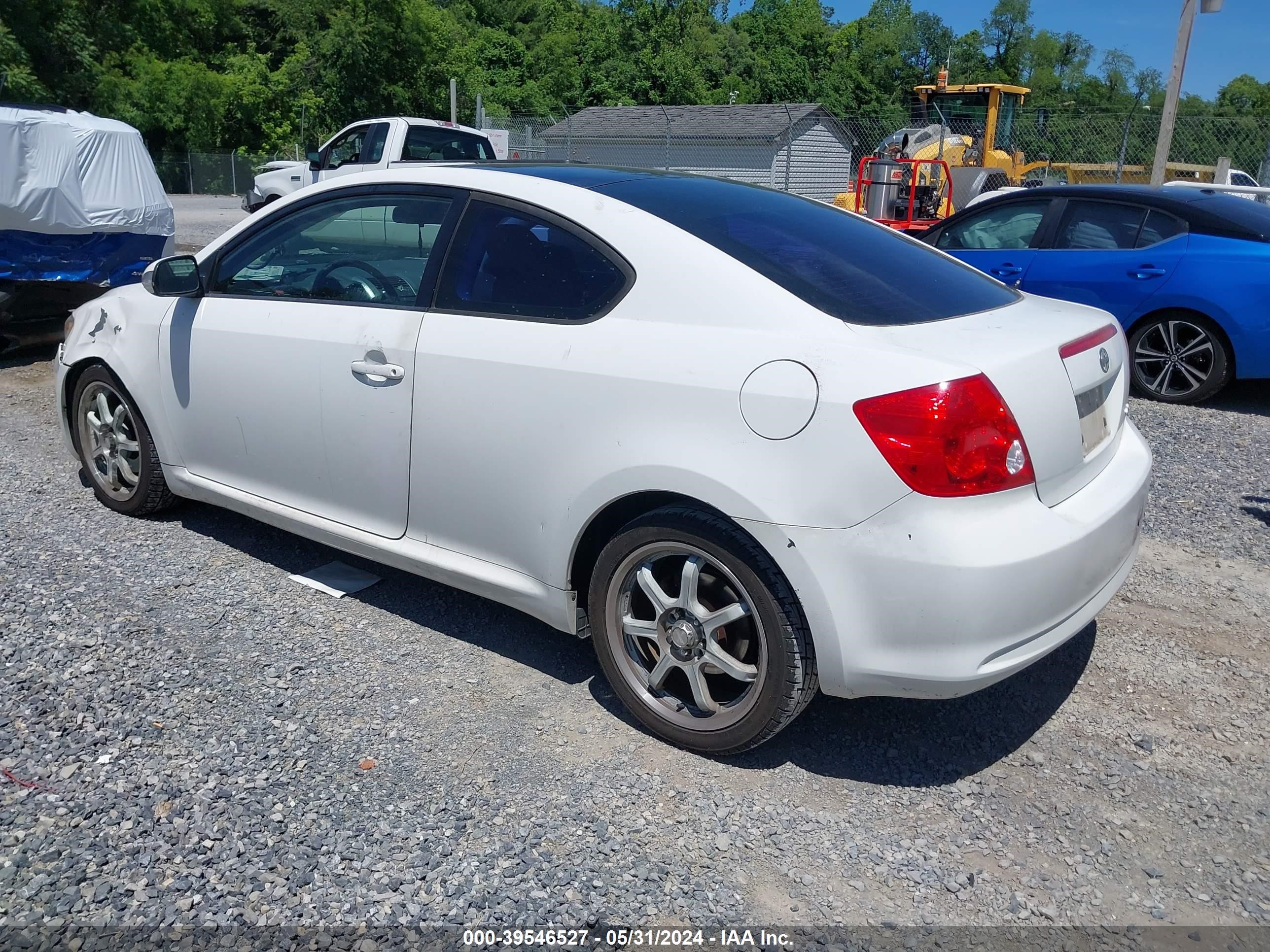 Photo 2 VIN: JTKDE167950032149 - SCION TC 