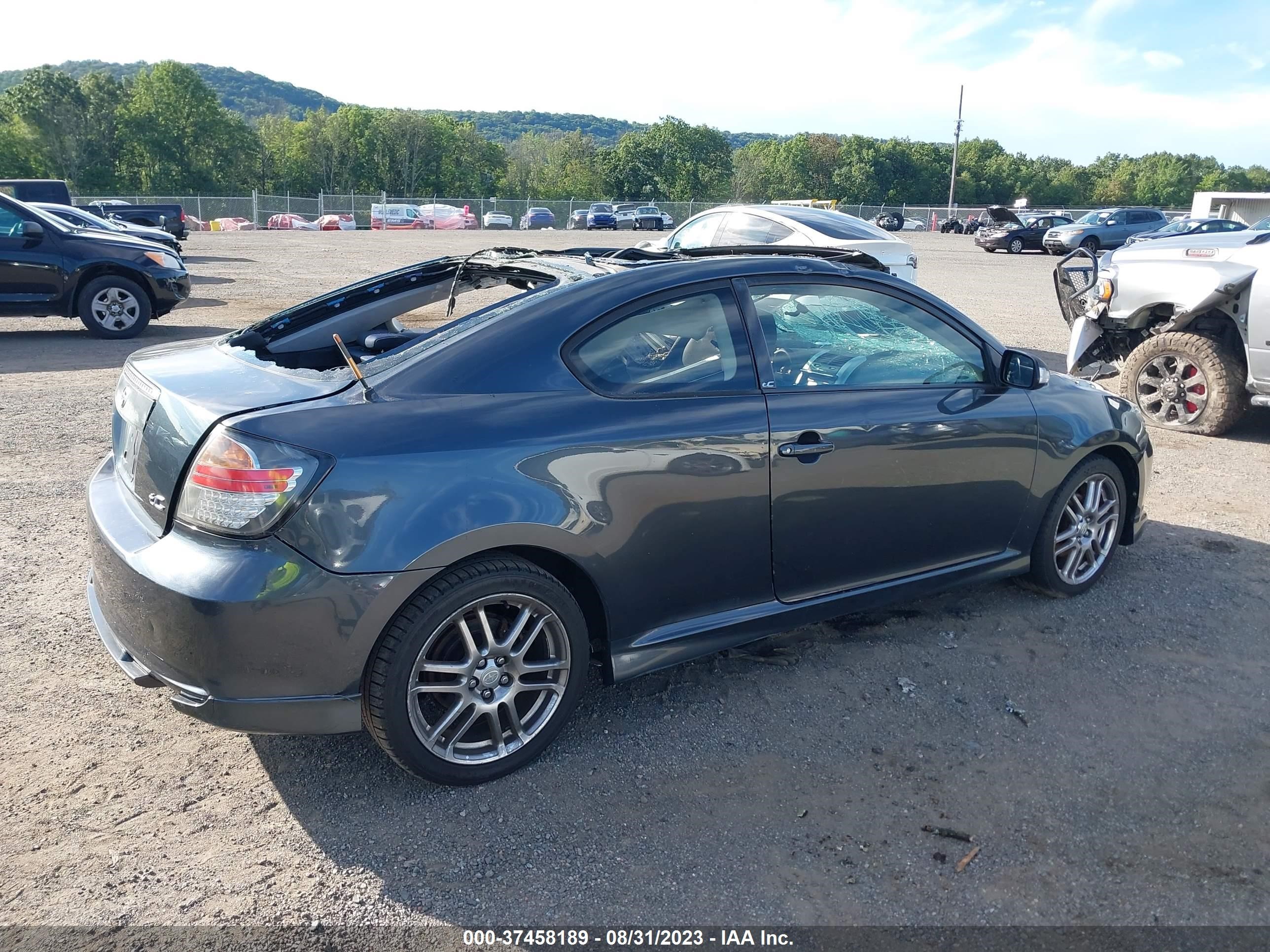 Photo 3 VIN: JTKDE167960073446 - SCION TC 