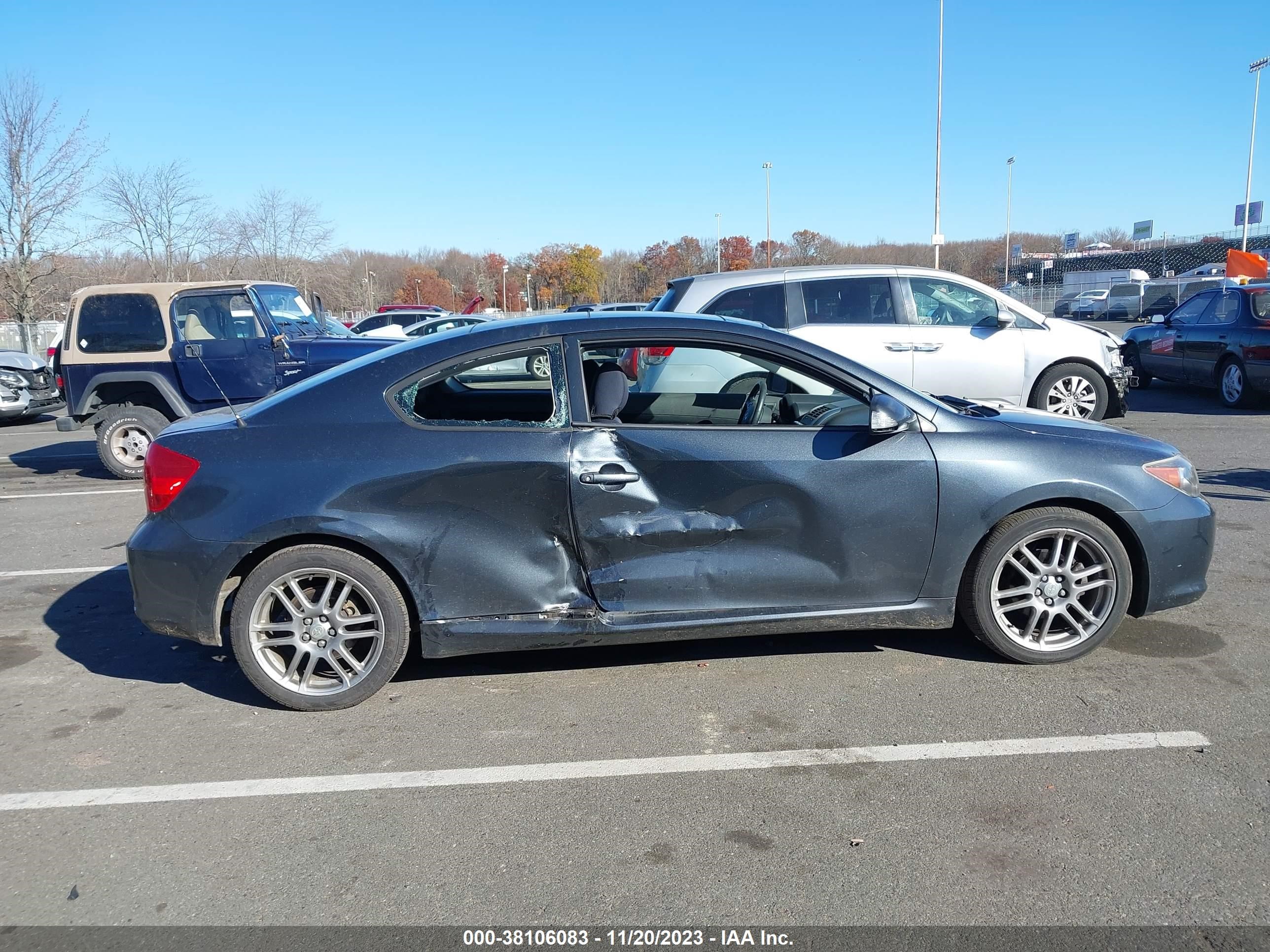 Photo 12 VIN: JTKDE167960085144 - SCION TC 