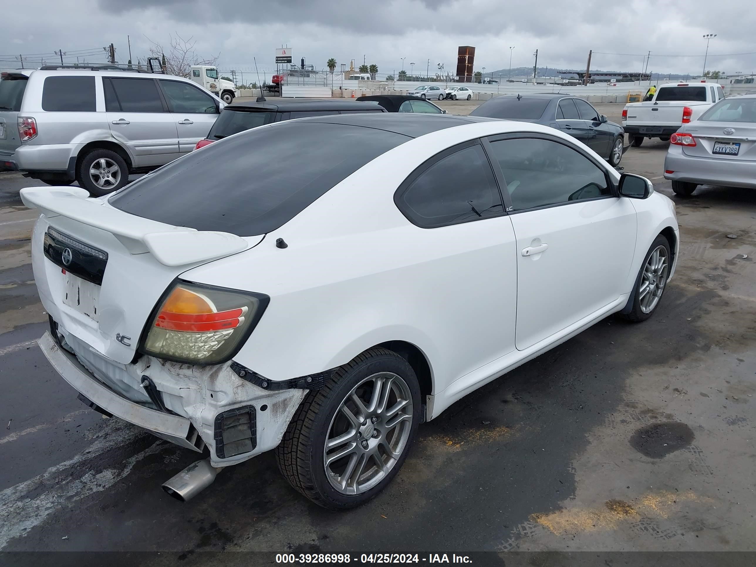 Photo 3 VIN: JTKDE167980240245 - SCION TC 