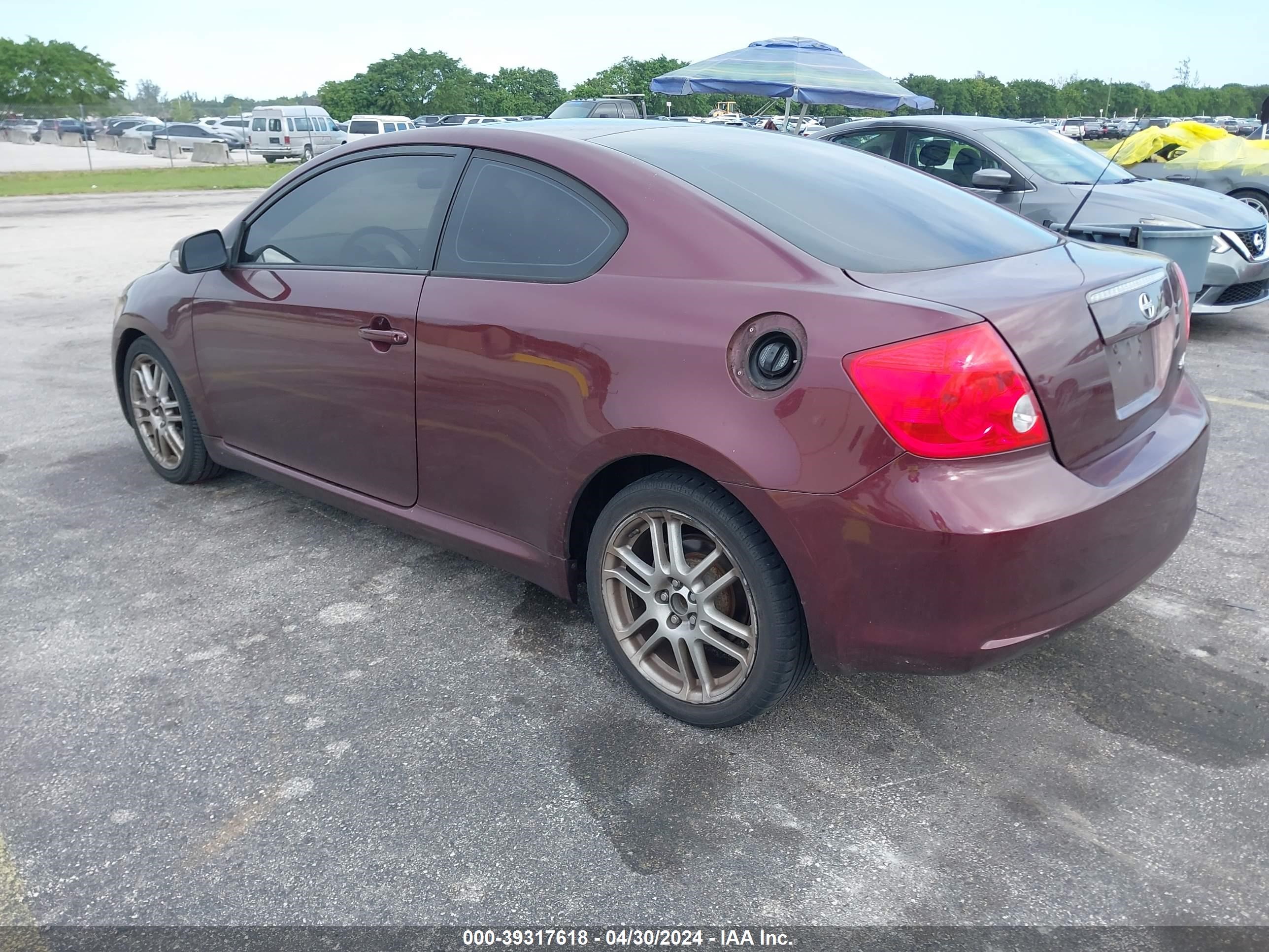 Photo 2 VIN: JTKDE167X50038137 - SCION TC 