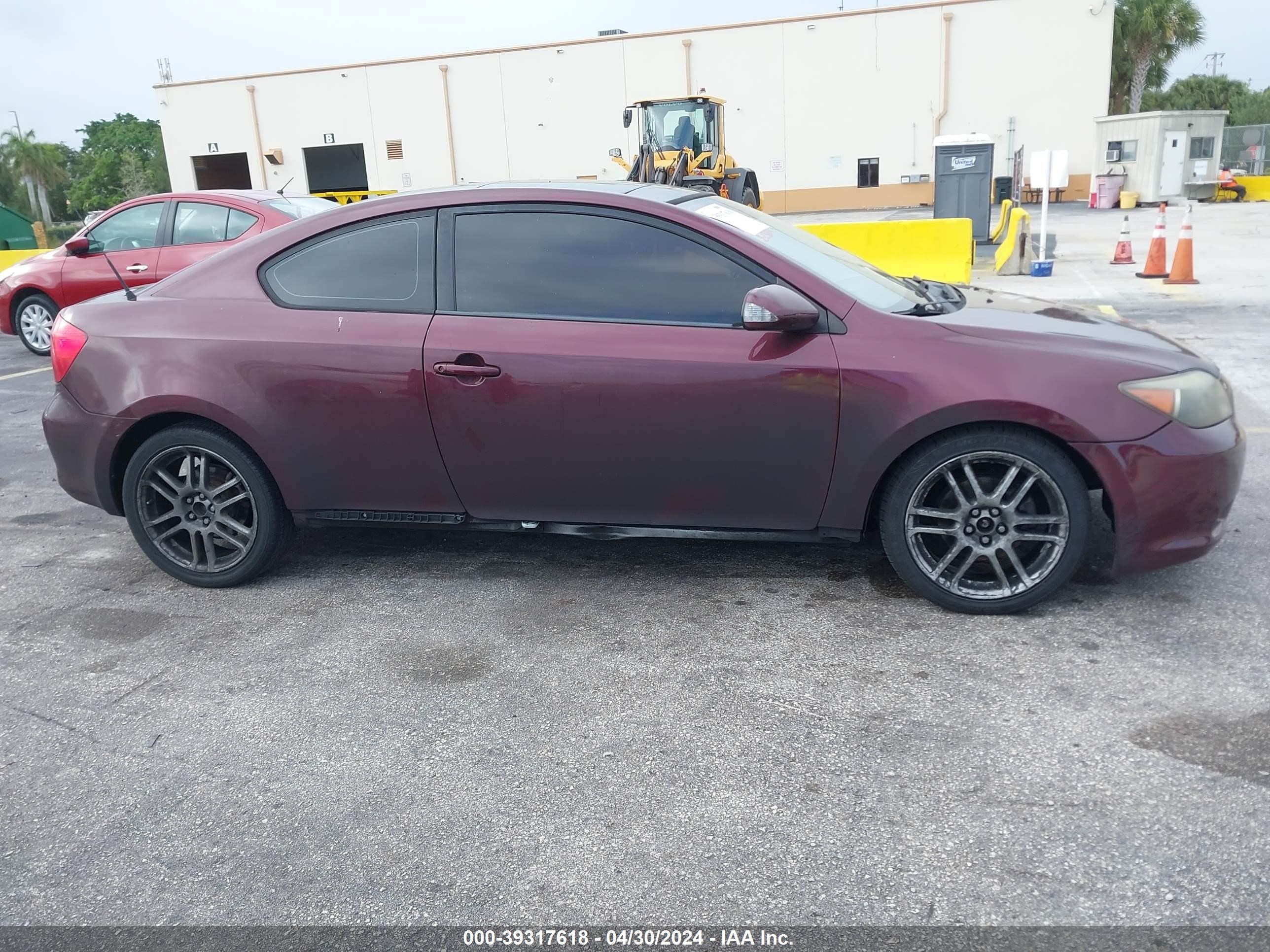 Photo 5 VIN: JTKDE167X50038137 - SCION TC 