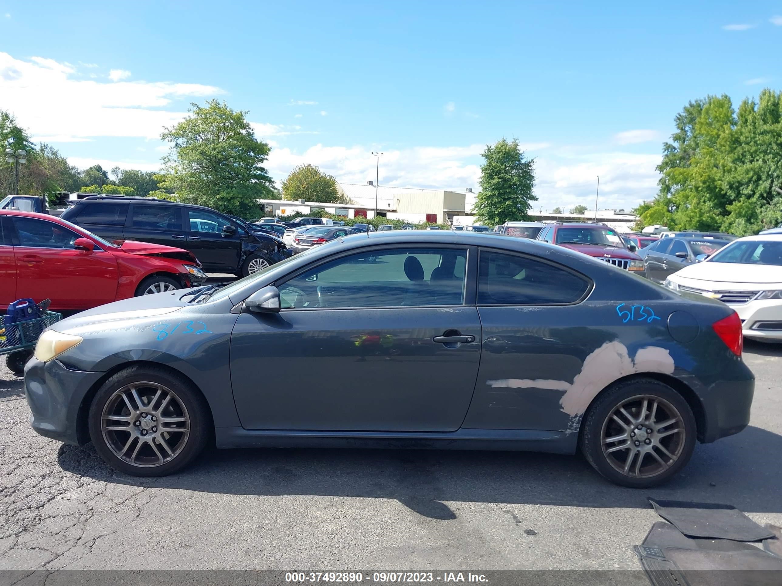 Photo 13 VIN: JTKDE167X60091194 - SCION TC 