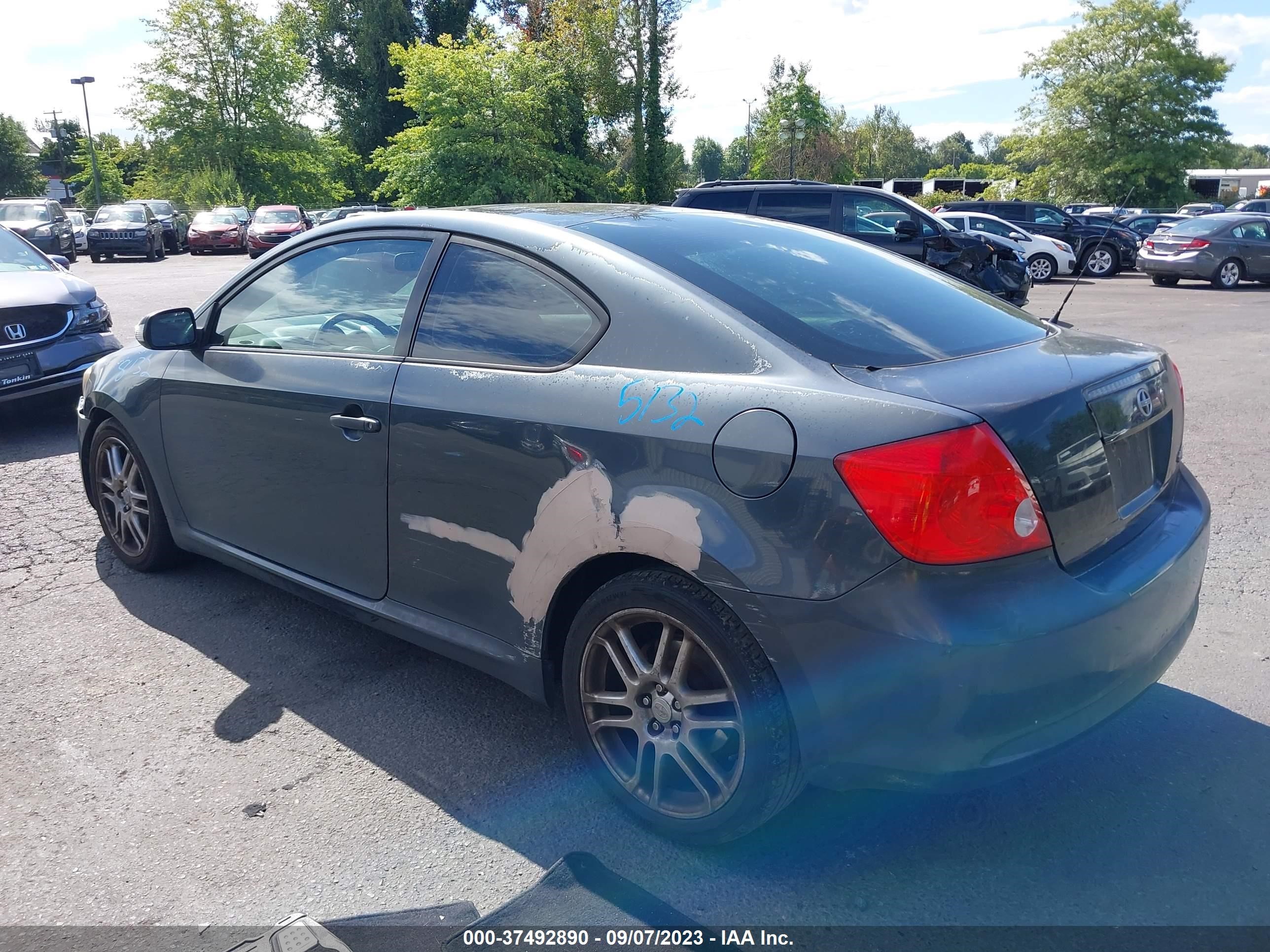 Photo 2 VIN: JTKDE167X60091194 - SCION TC 