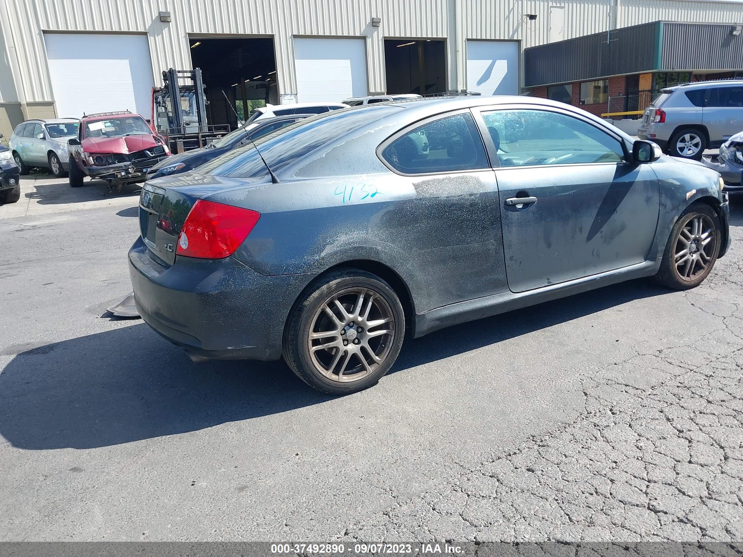 Photo 3 VIN: JTKDE167X60091194 - SCION TC 