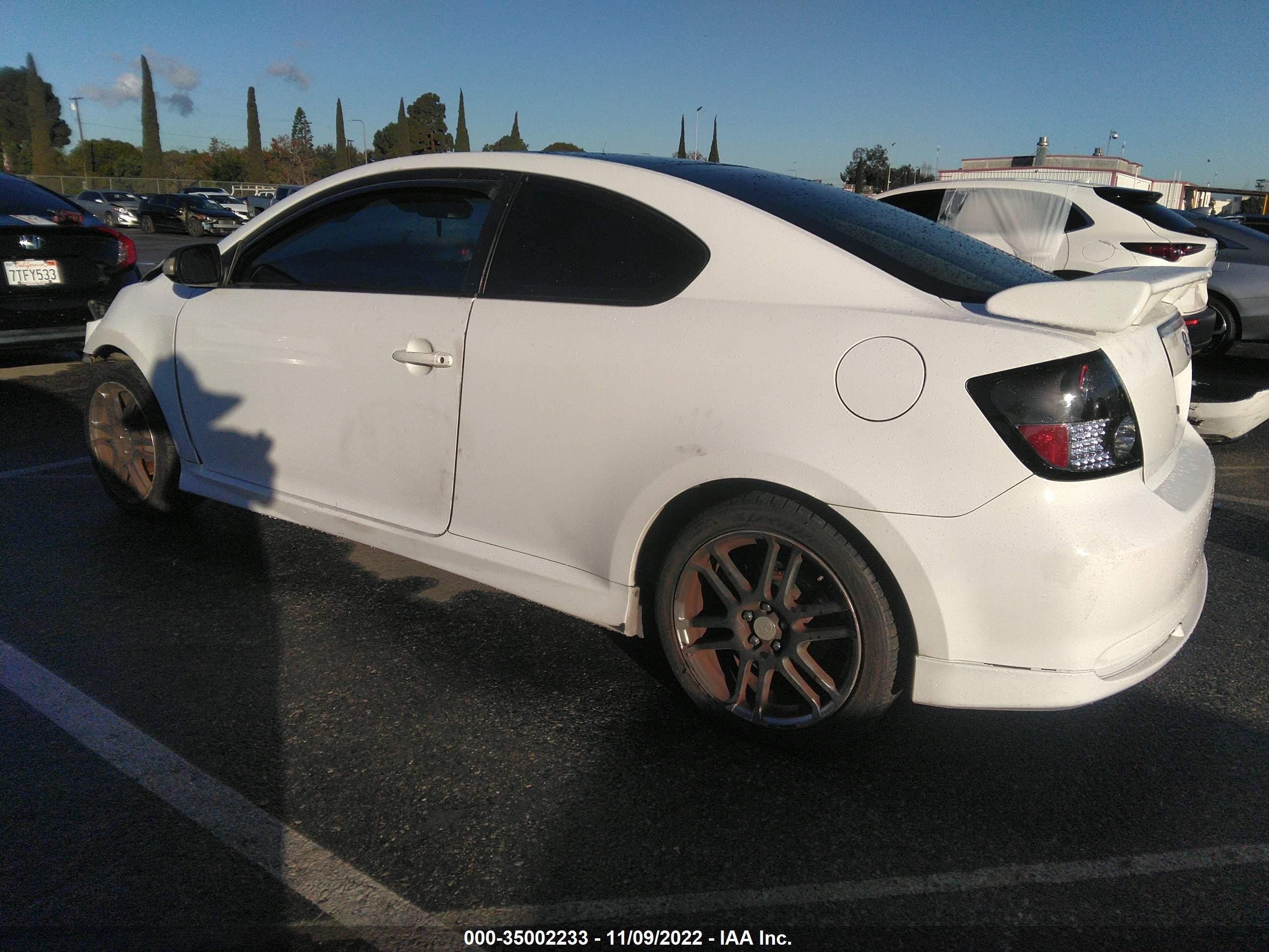 Photo 2 VIN: JTKDE167X70203722 - SCION TC 