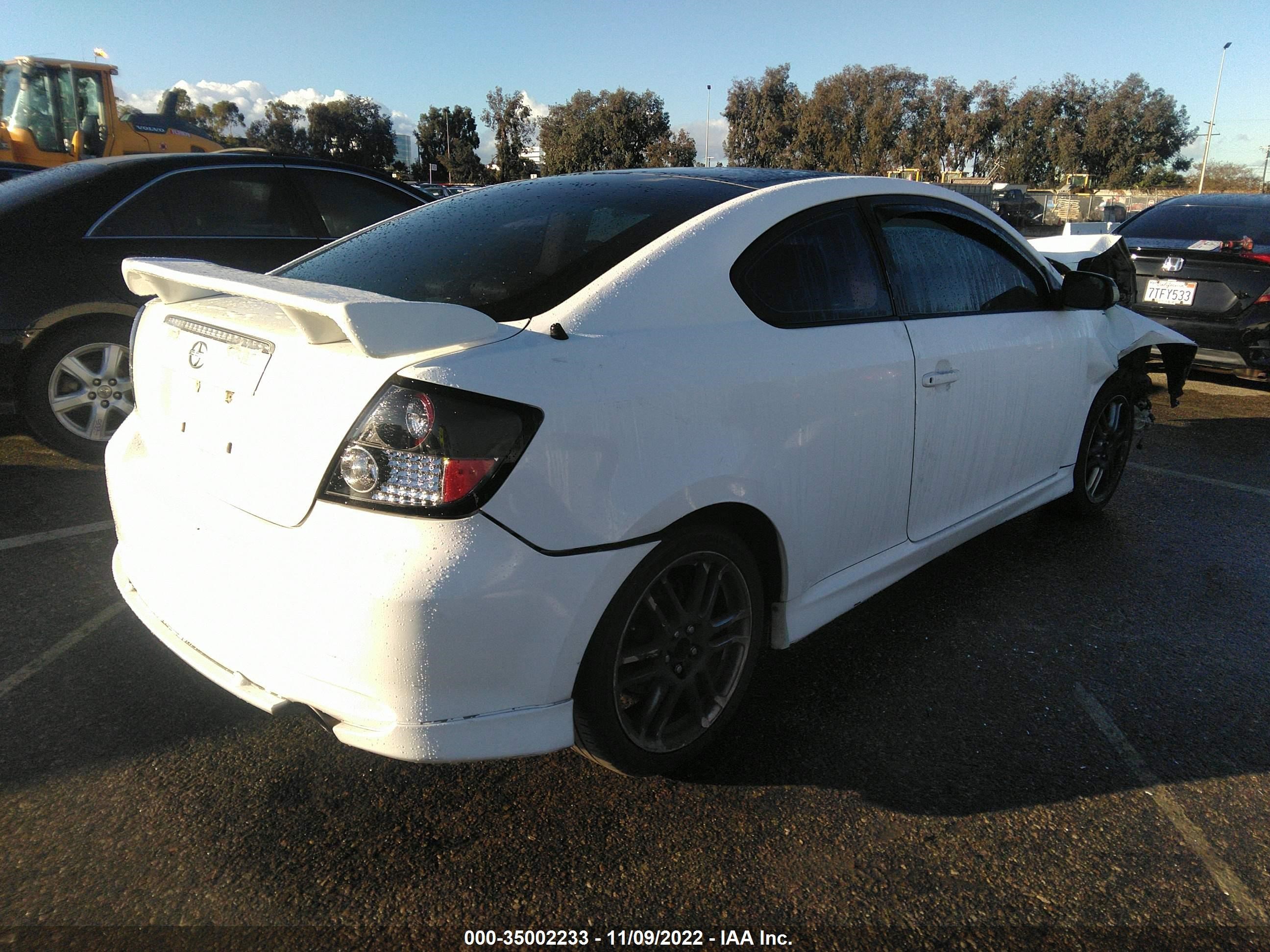 Photo 3 VIN: JTKDE167X70203722 - SCION TC 