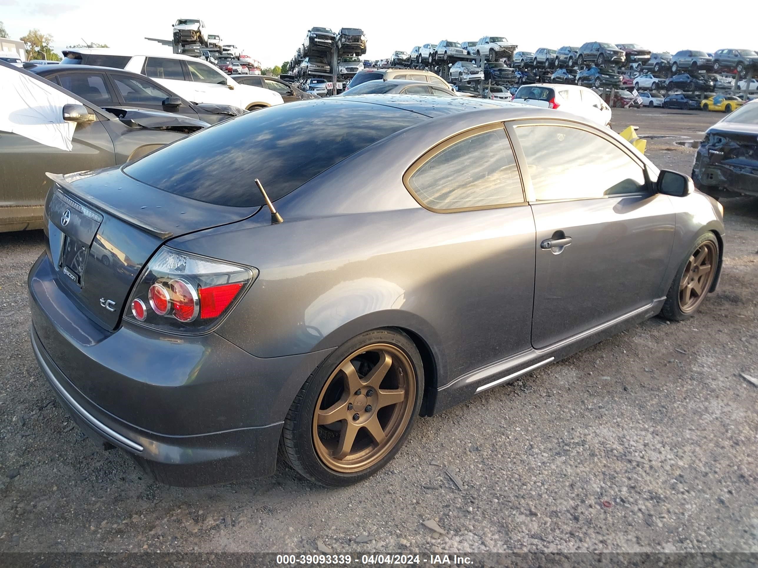 Photo 3 VIN: JTKDE167X80273481 - SCION TC 