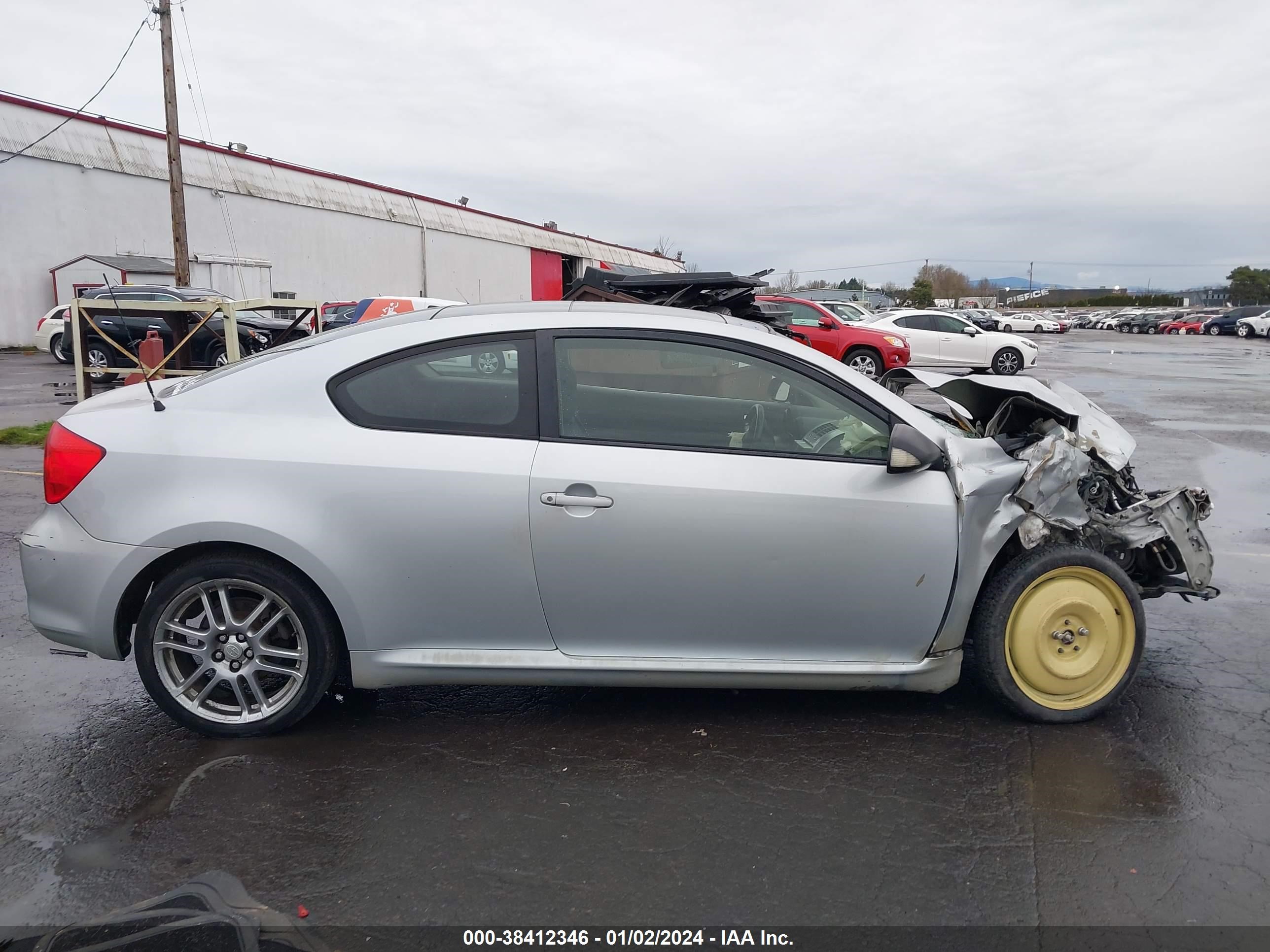 Photo 12 VIN: JTKDE177150010970 - SCION TC 