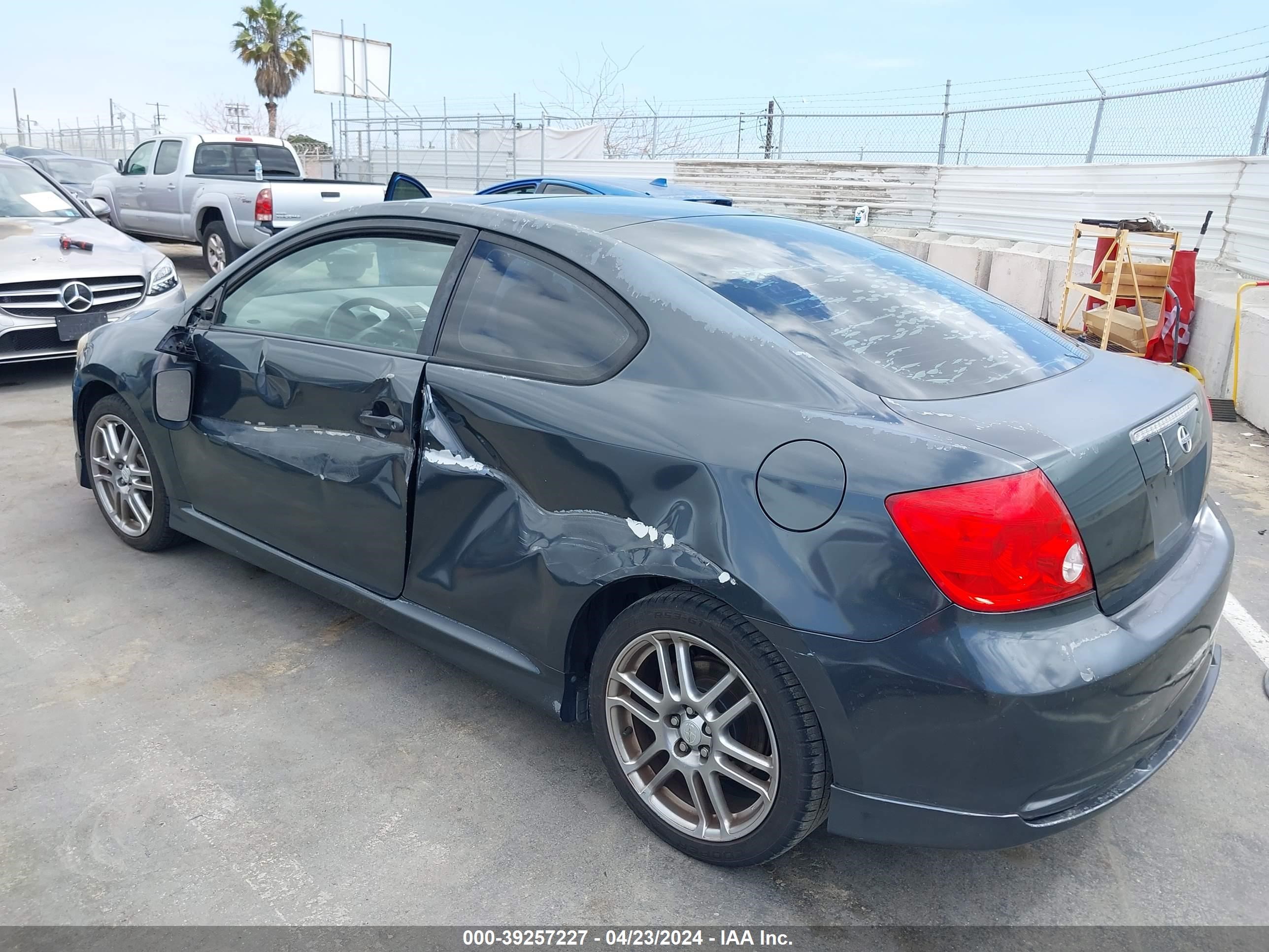 Photo 2 VIN: JTKDE177260090541 - SCION TC 