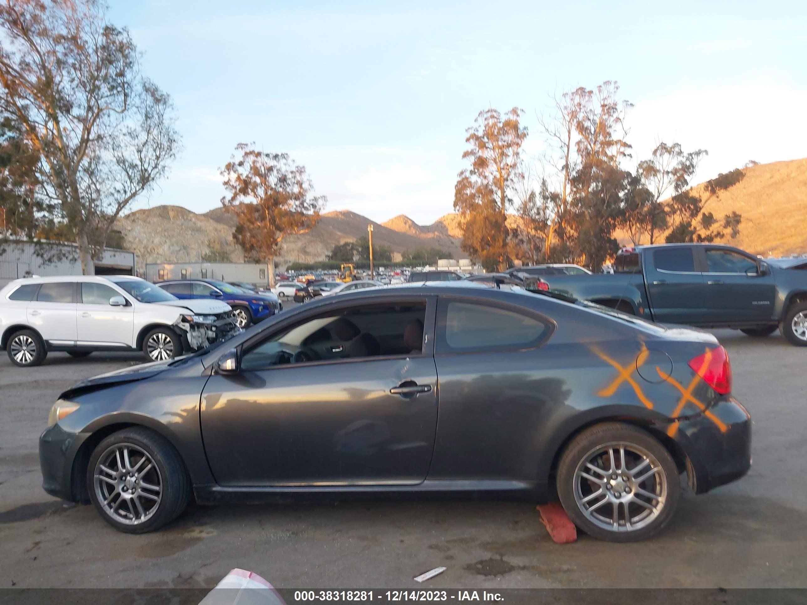 Photo 12 VIN: JTKDE177260124395 - SCION TC 