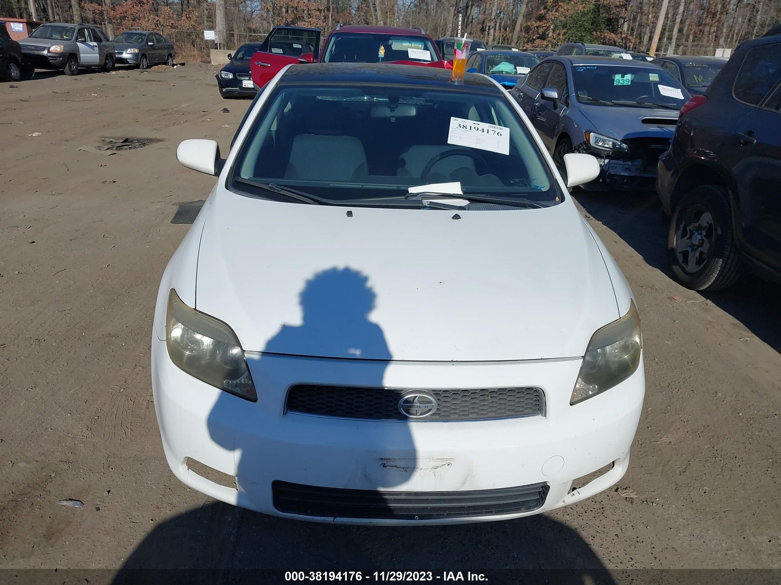 Photo 11 VIN: JTKDE177260133520 - SCION TC 