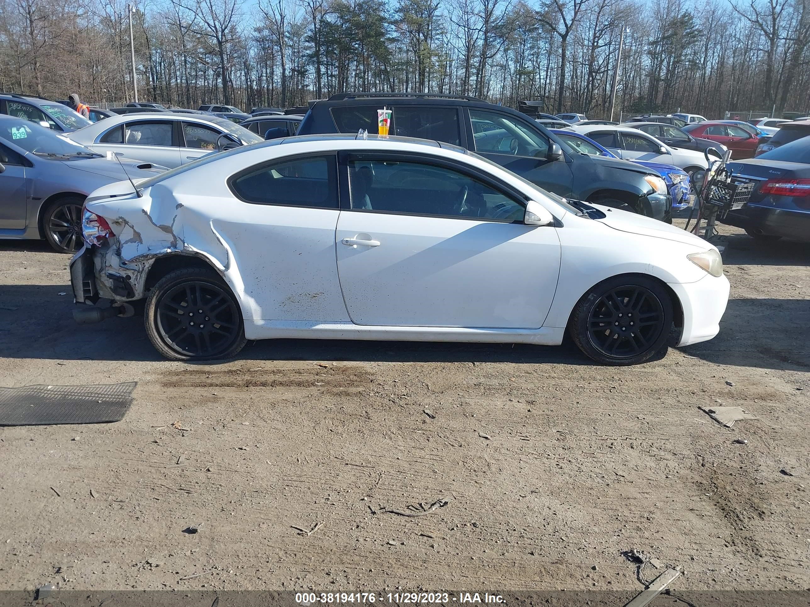 Photo 12 VIN: JTKDE177260133520 - SCION TC 