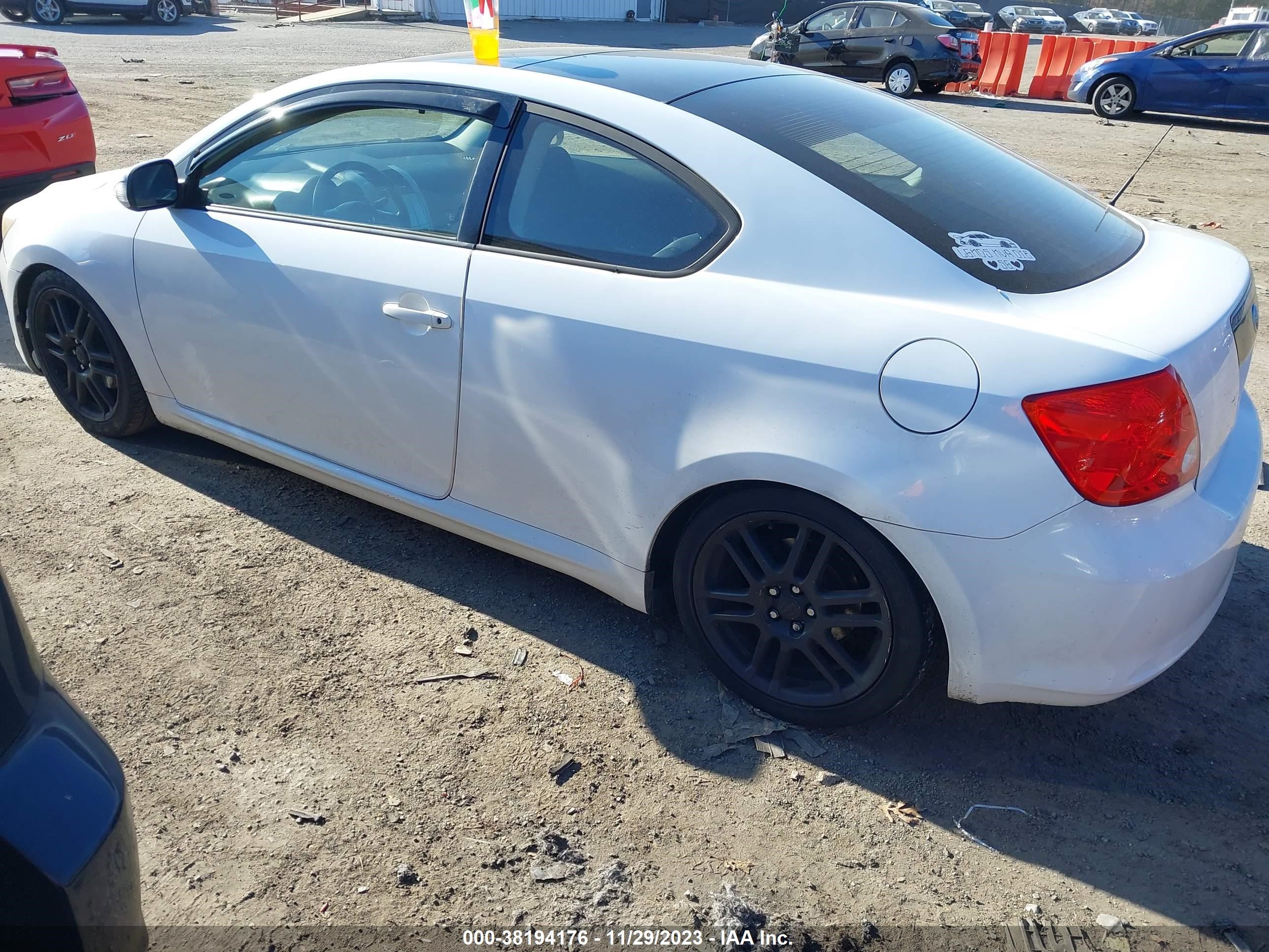 Photo 13 VIN: JTKDE177260133520 - SCION TC 