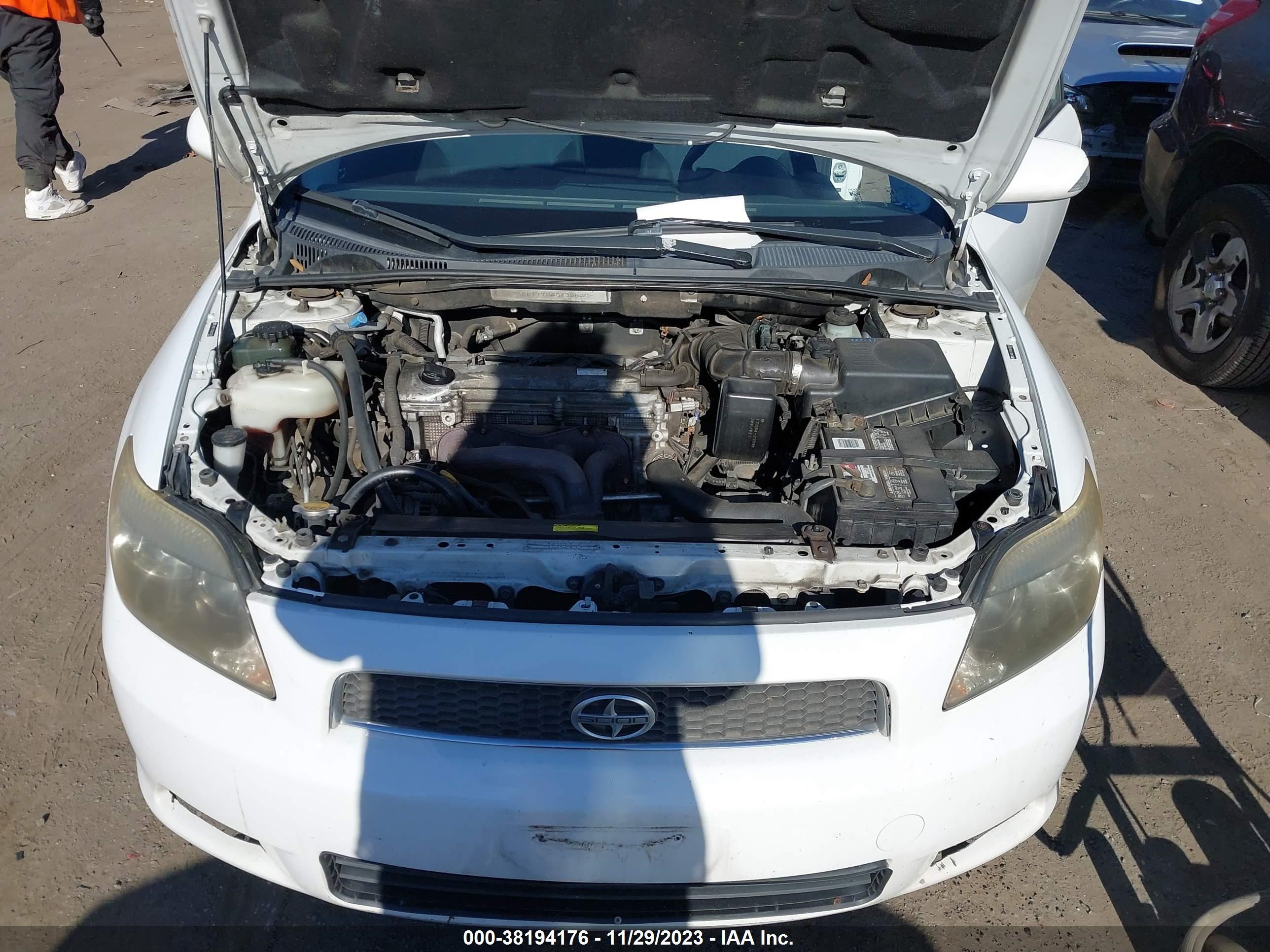 Photo 9 VIN: JTKDE177260133520 - SCION TC 