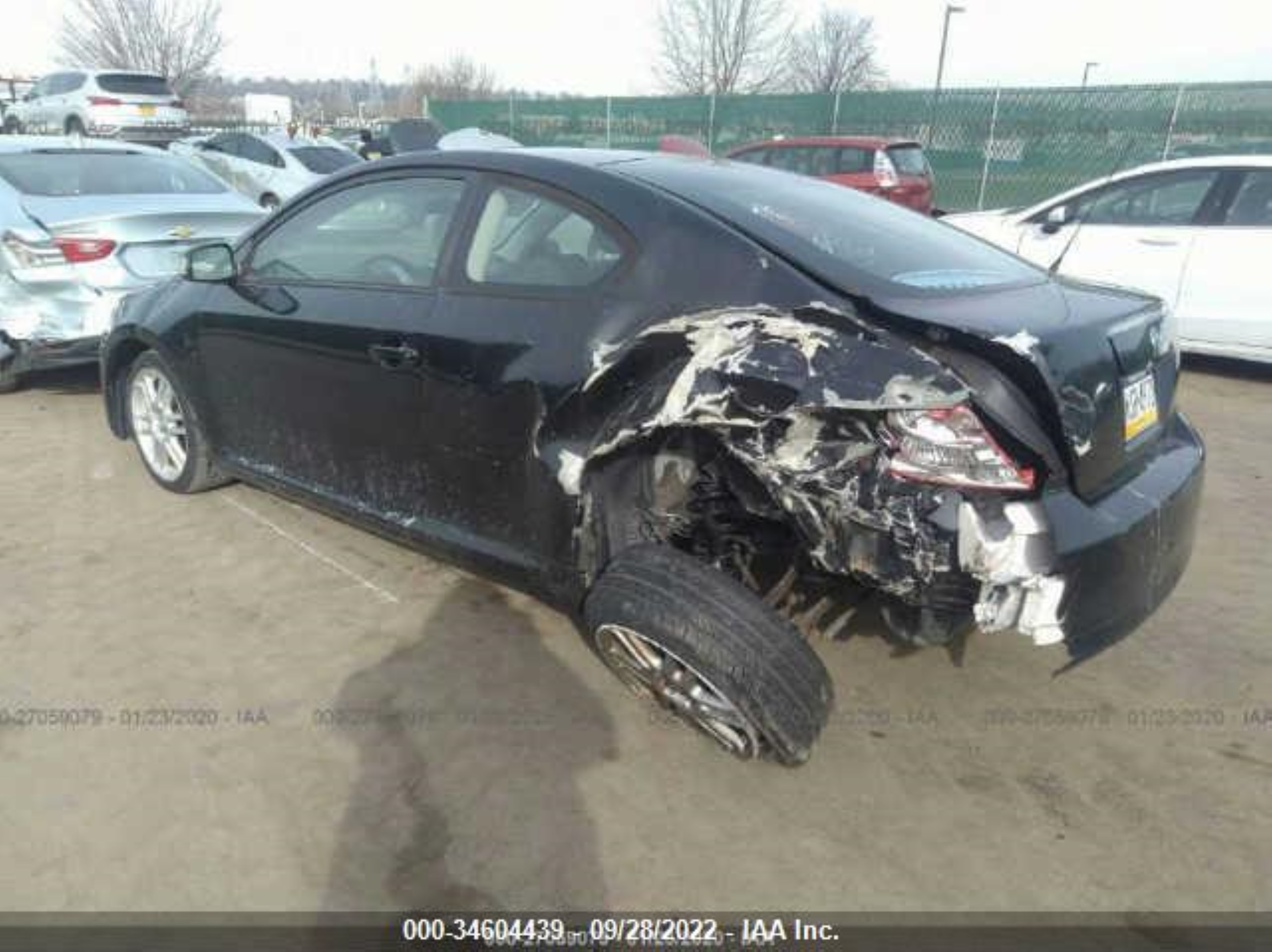 Photo 2 VIN: JTKDE177270150061 - SCION TC 