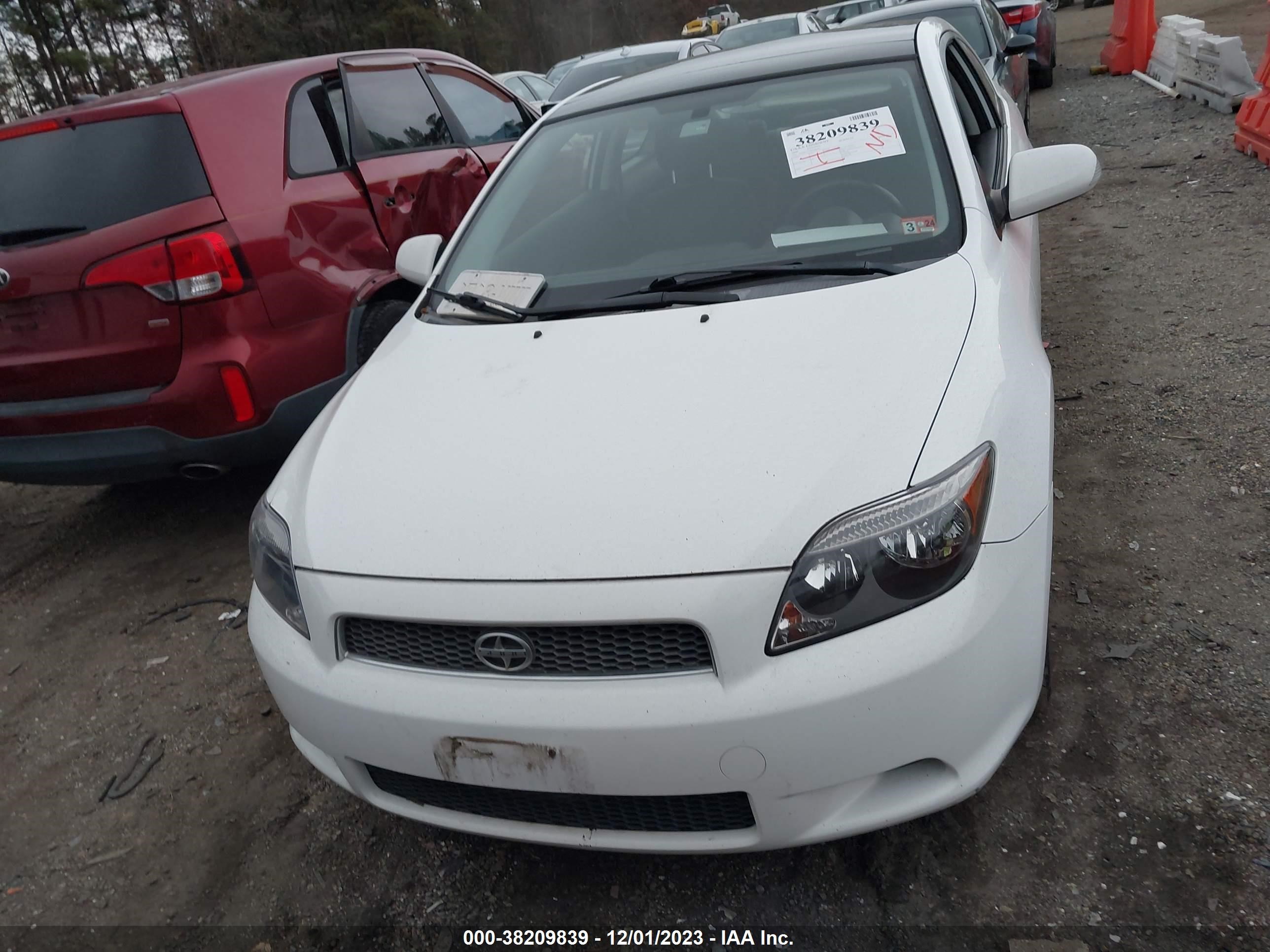 Photo 11 VIN: JTKDE177360109985 - SCION TC 