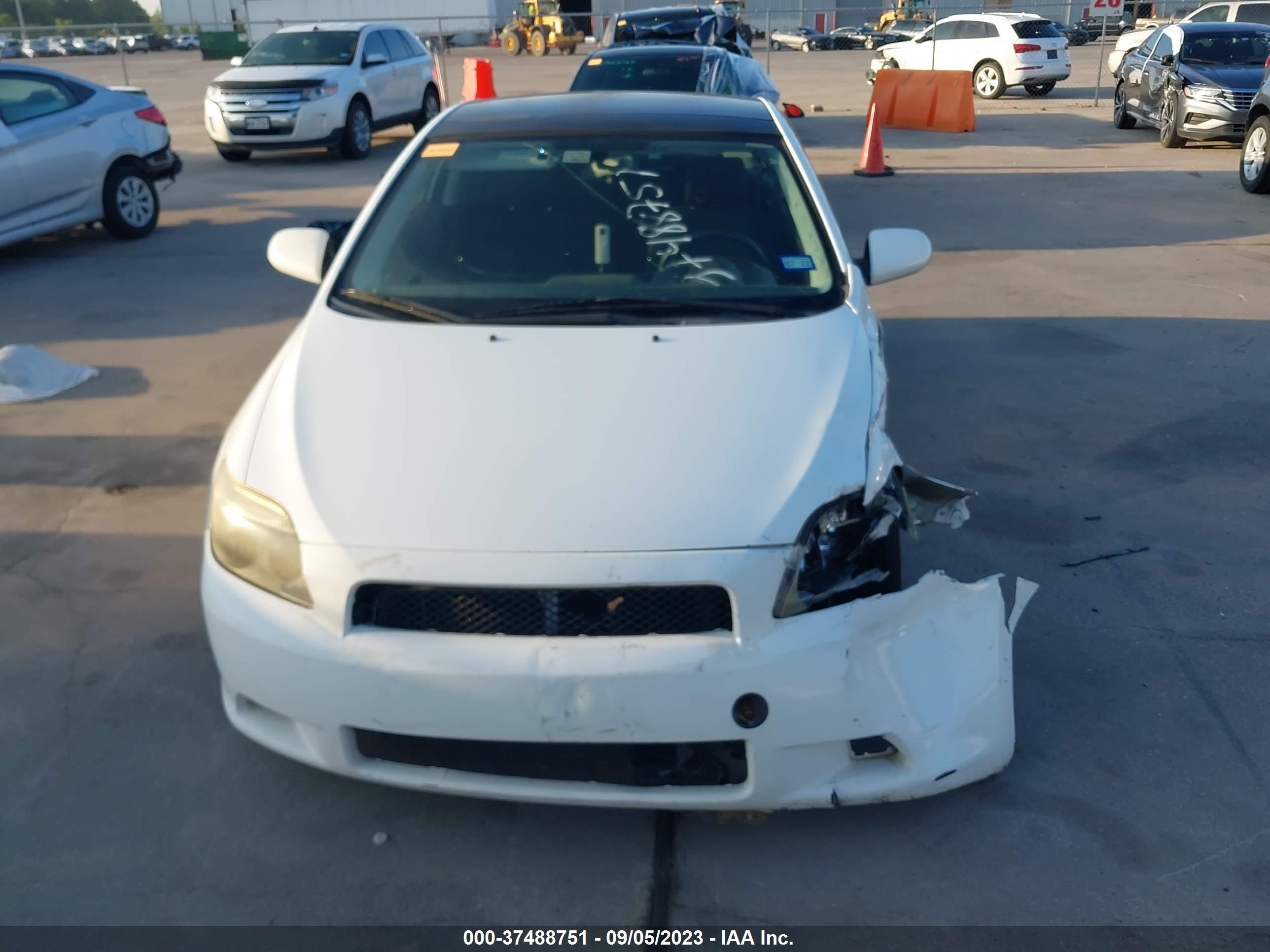 Photo 11 VIN: JTKDE177370199995 - TOYOTA SCION TC 