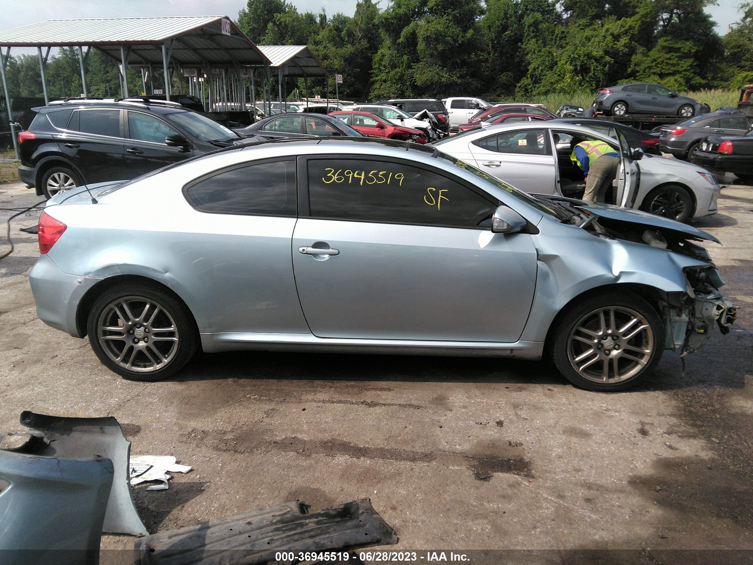 Photo 13 VIN: JTKDE177470168982 - SCION TC 