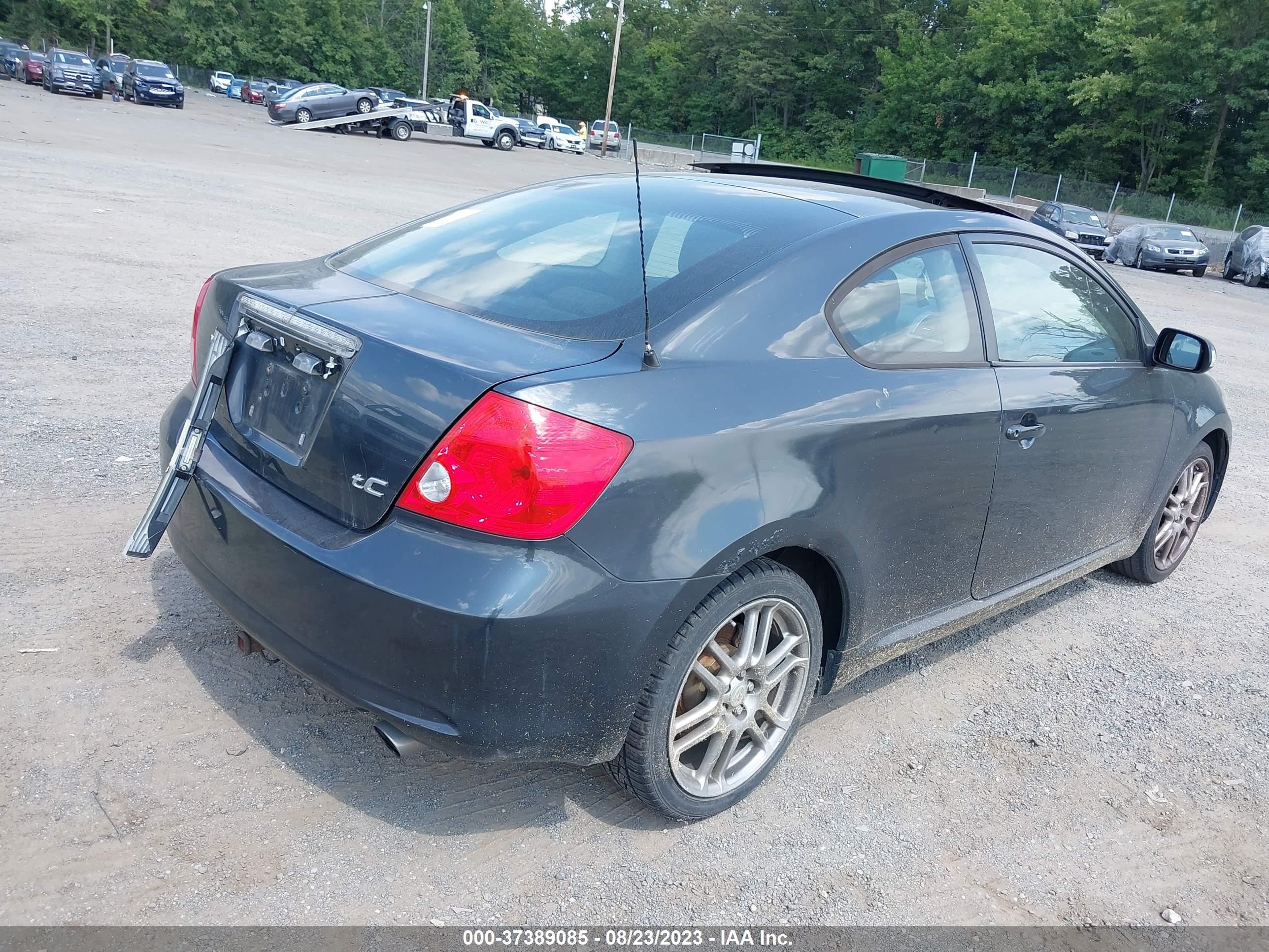 Photo 3 VIN: JTKDE177560136030 - SCION TC 