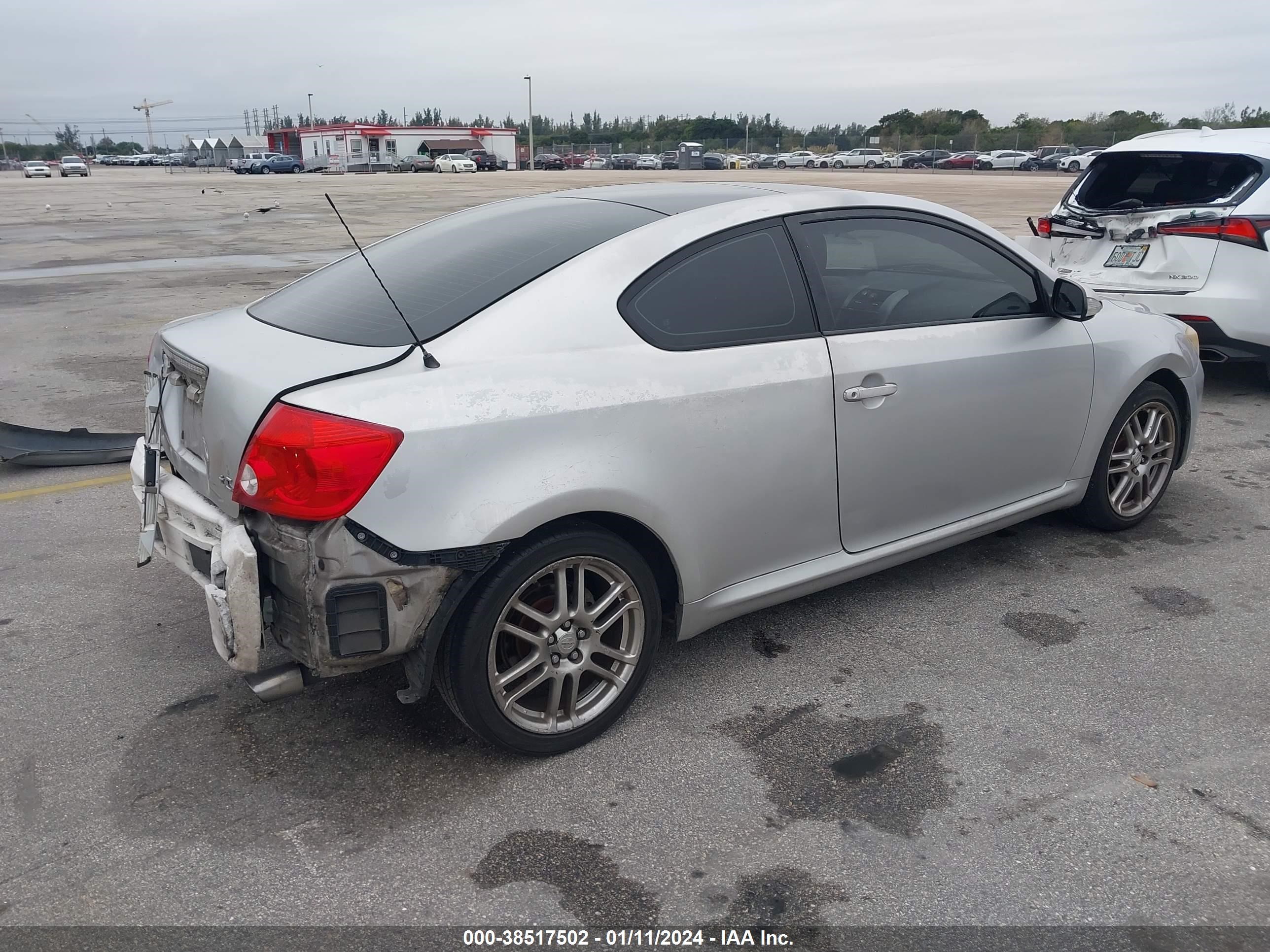 Photo 3 VIN: JTKDE177570215582 - SCION TC 