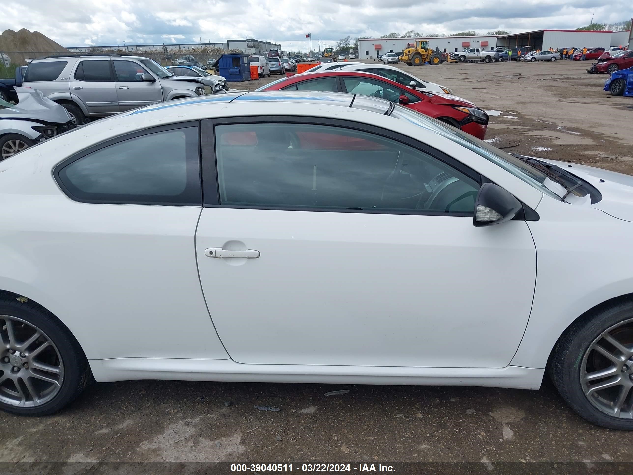 Photo 13 VIN: JTKDE177750015400 - SCION TC 