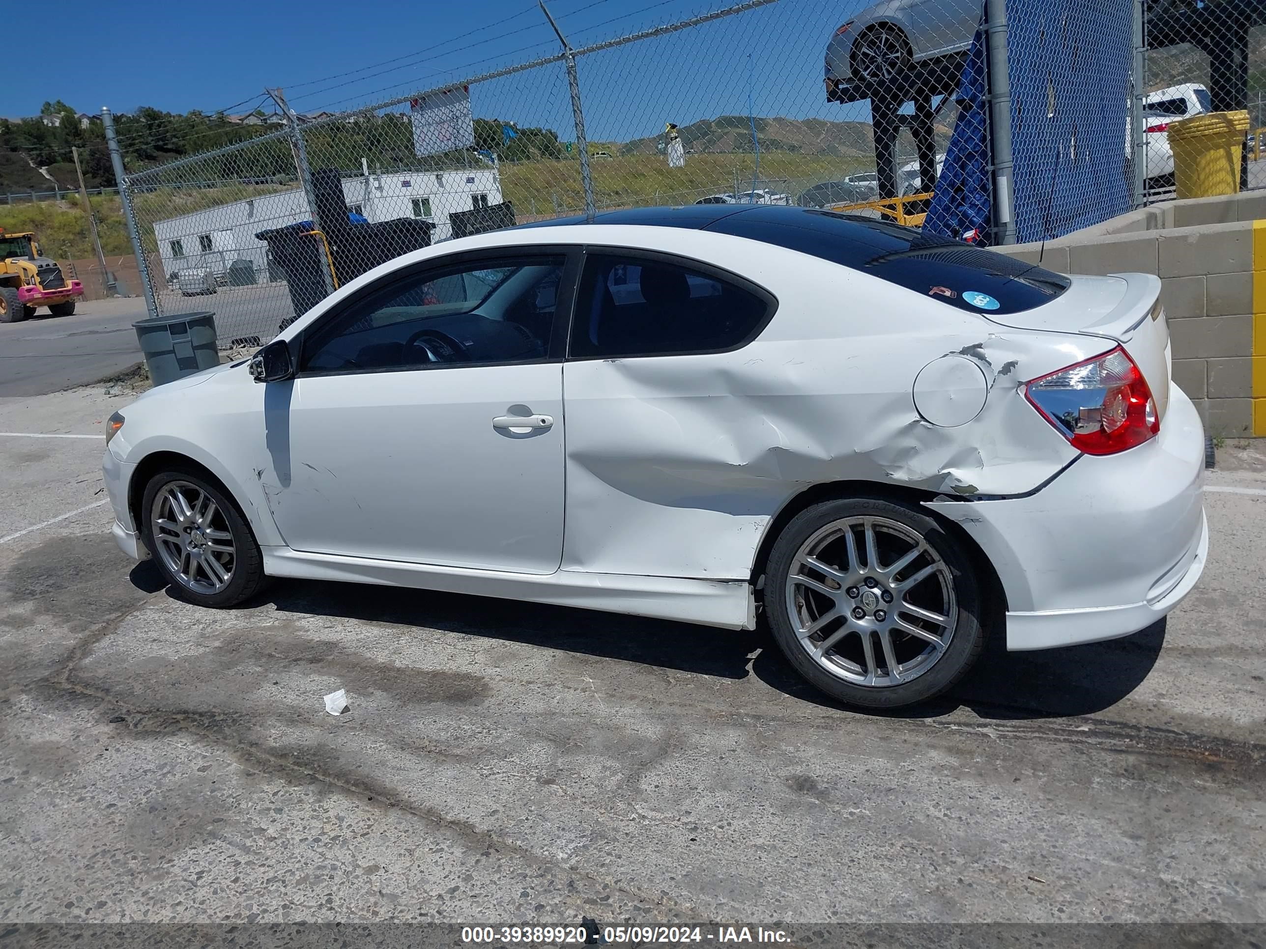 Photo 13 VIN: JTKDE177760113506 - SCION TC 