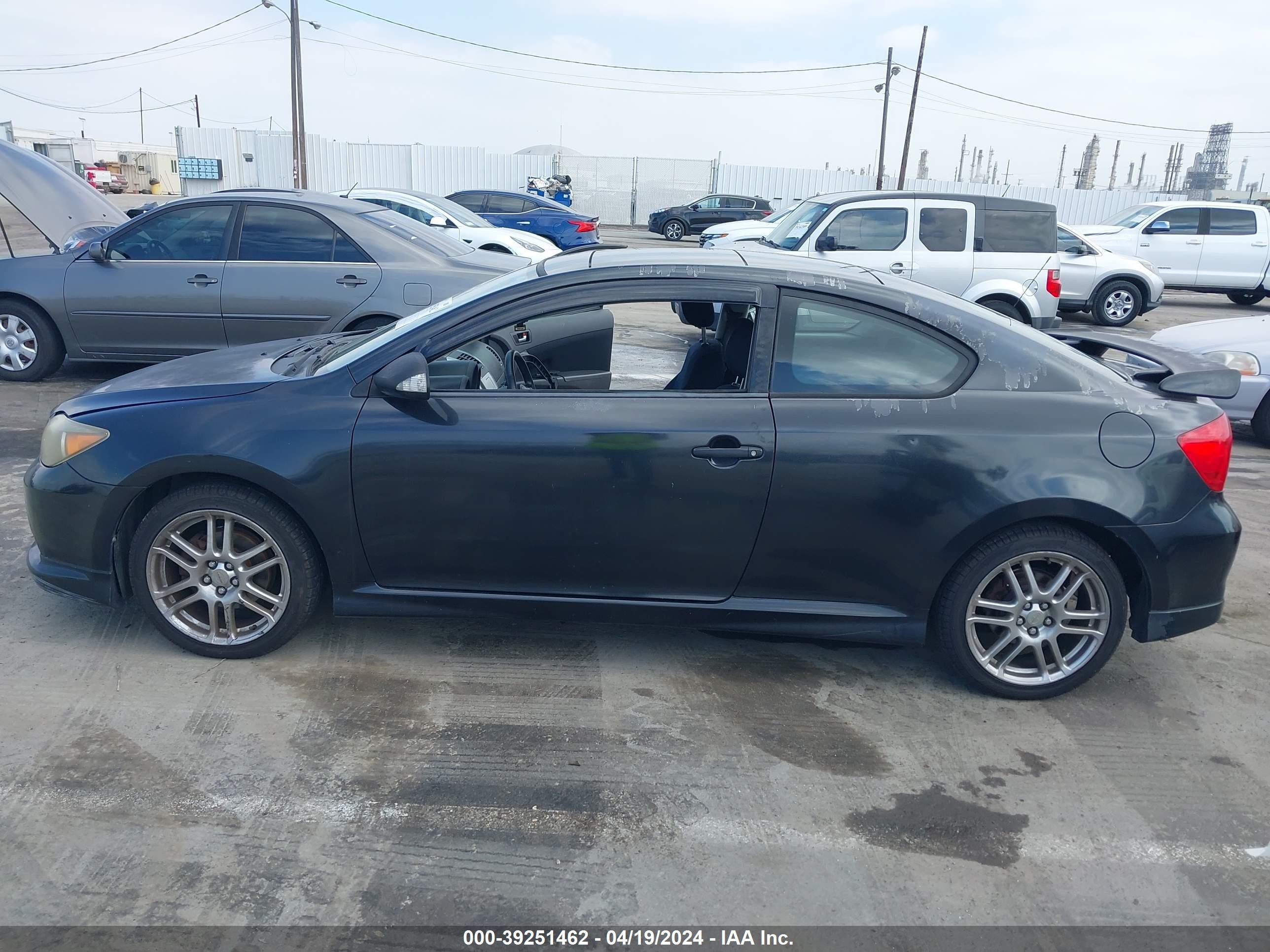 Photo 5 VIN: JTKDE177860138334 - SCION TC 