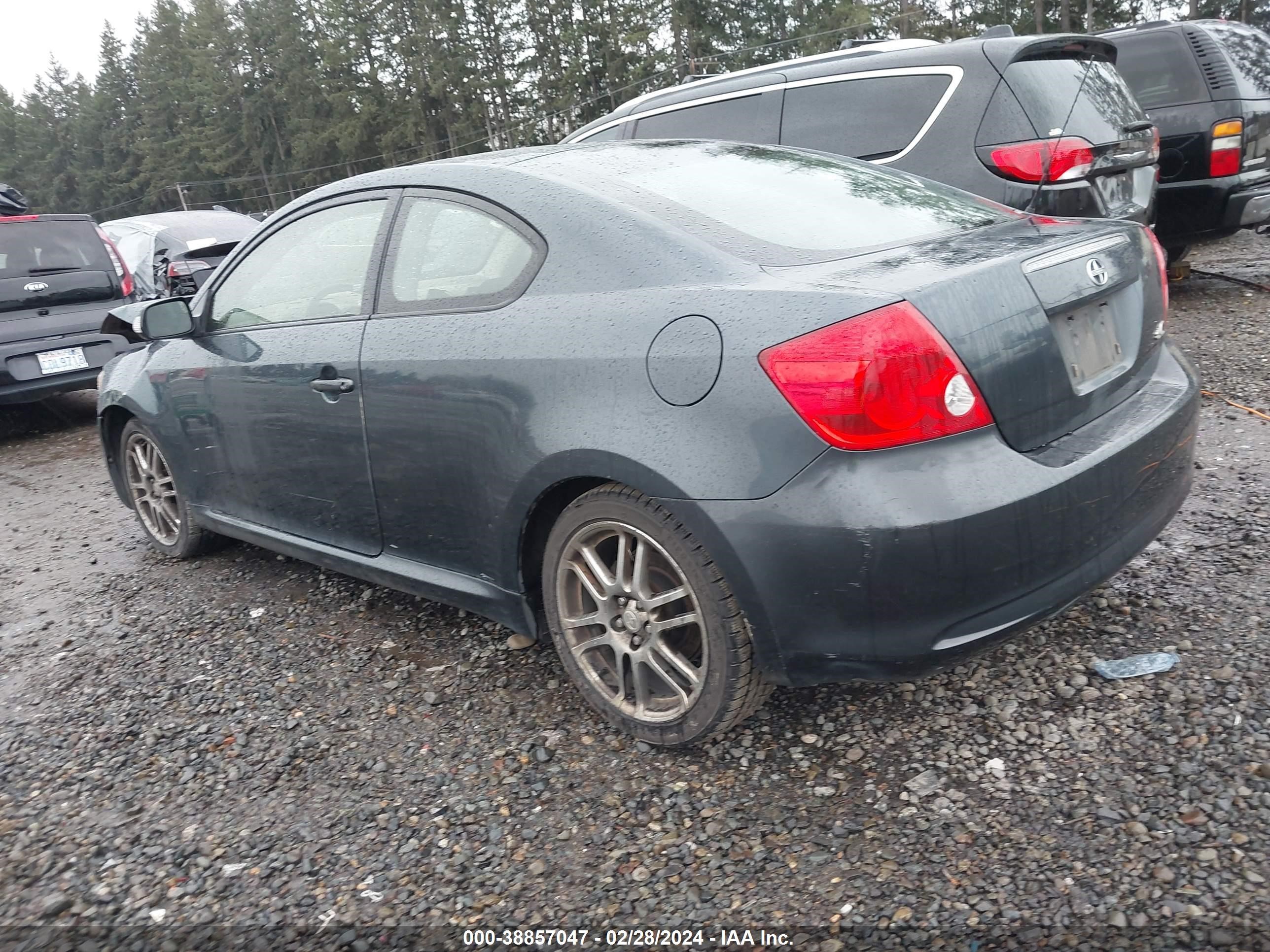 Photo 2 VIN: JTKDE177X50011793 - SCION TC 