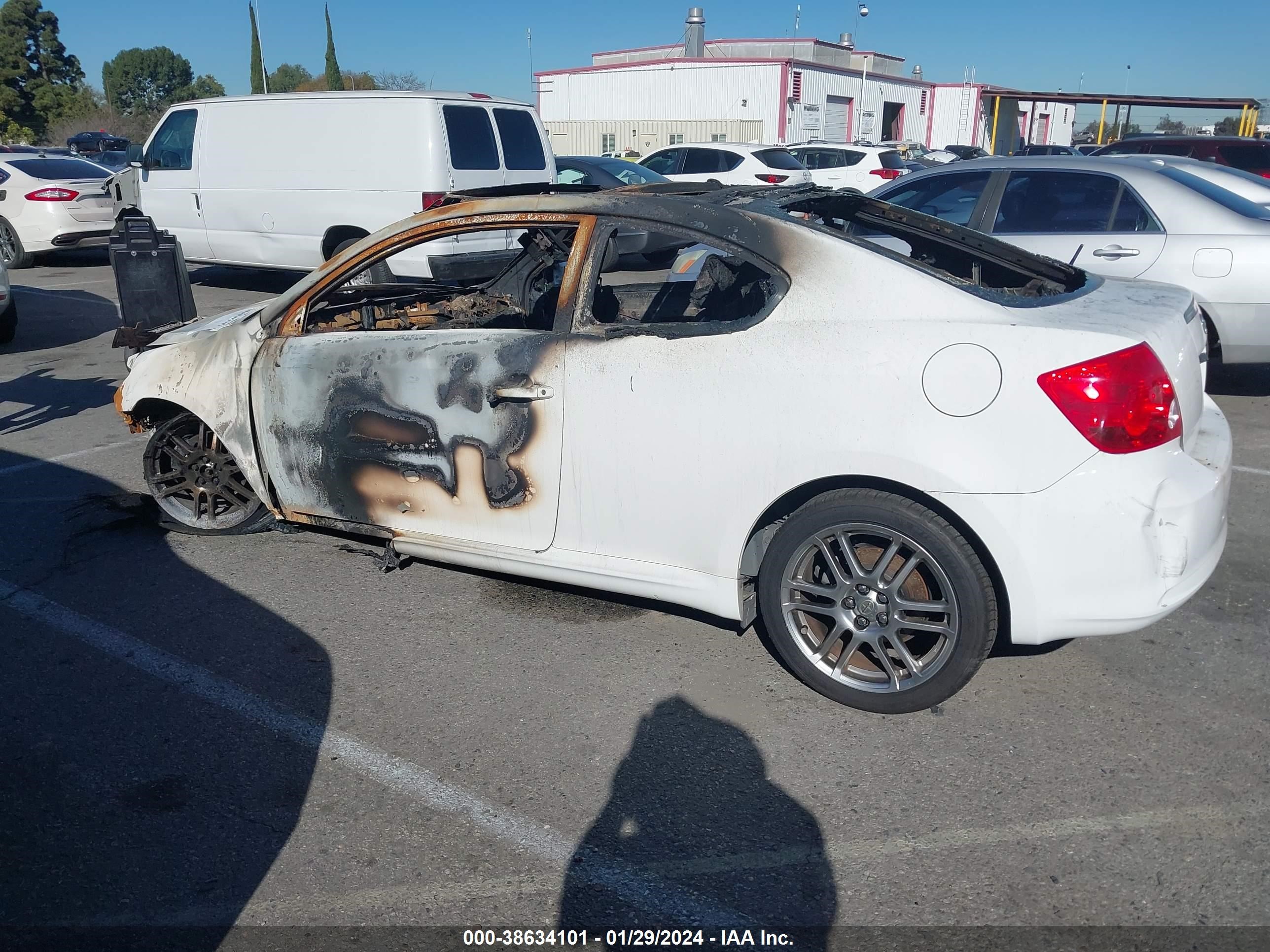 Photo 12 VIN: JTKDE177X50024186 - SCION TC 