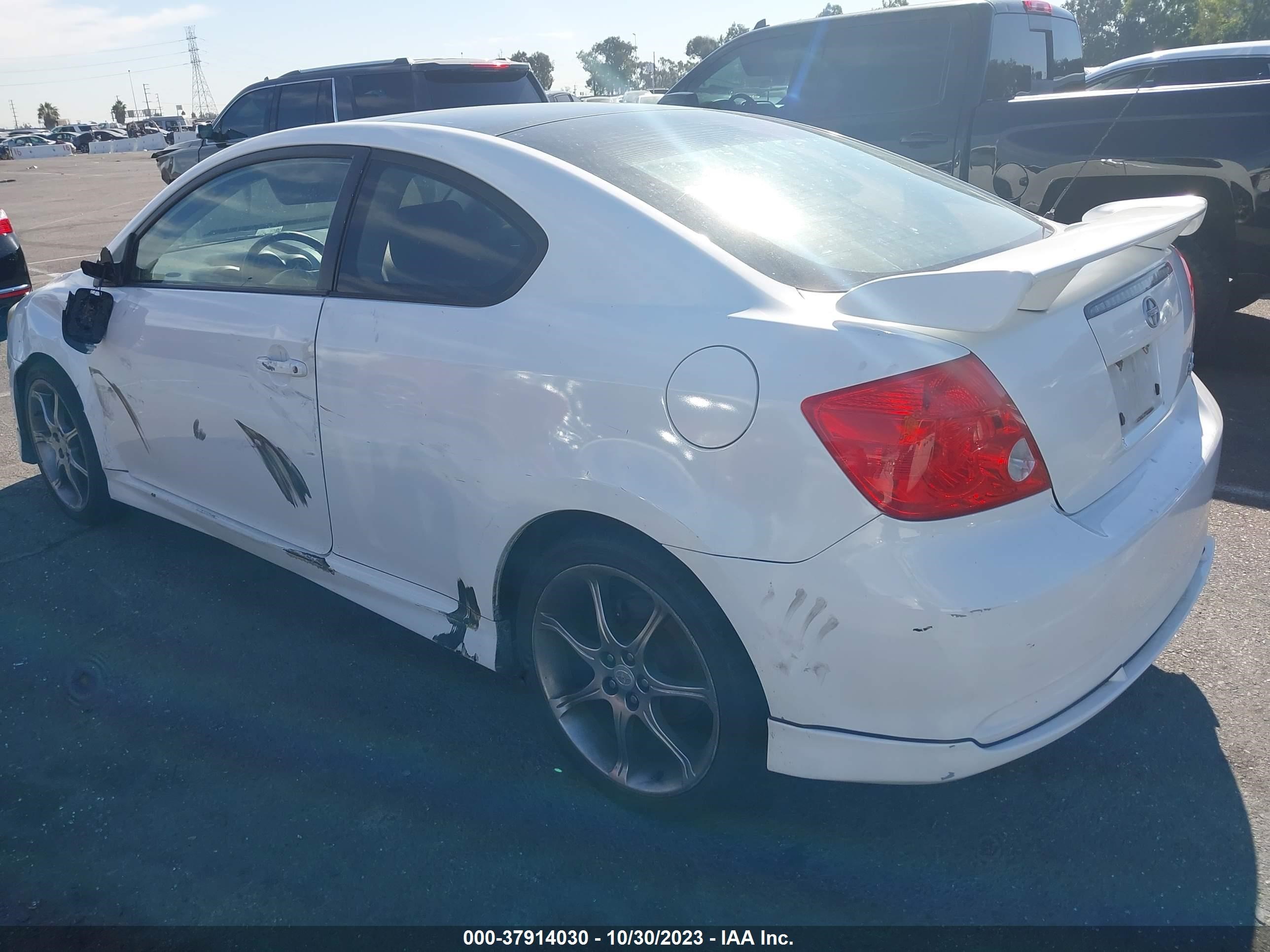 Photo 2 VIN: JTKDE177X60093560 - SCION TC 