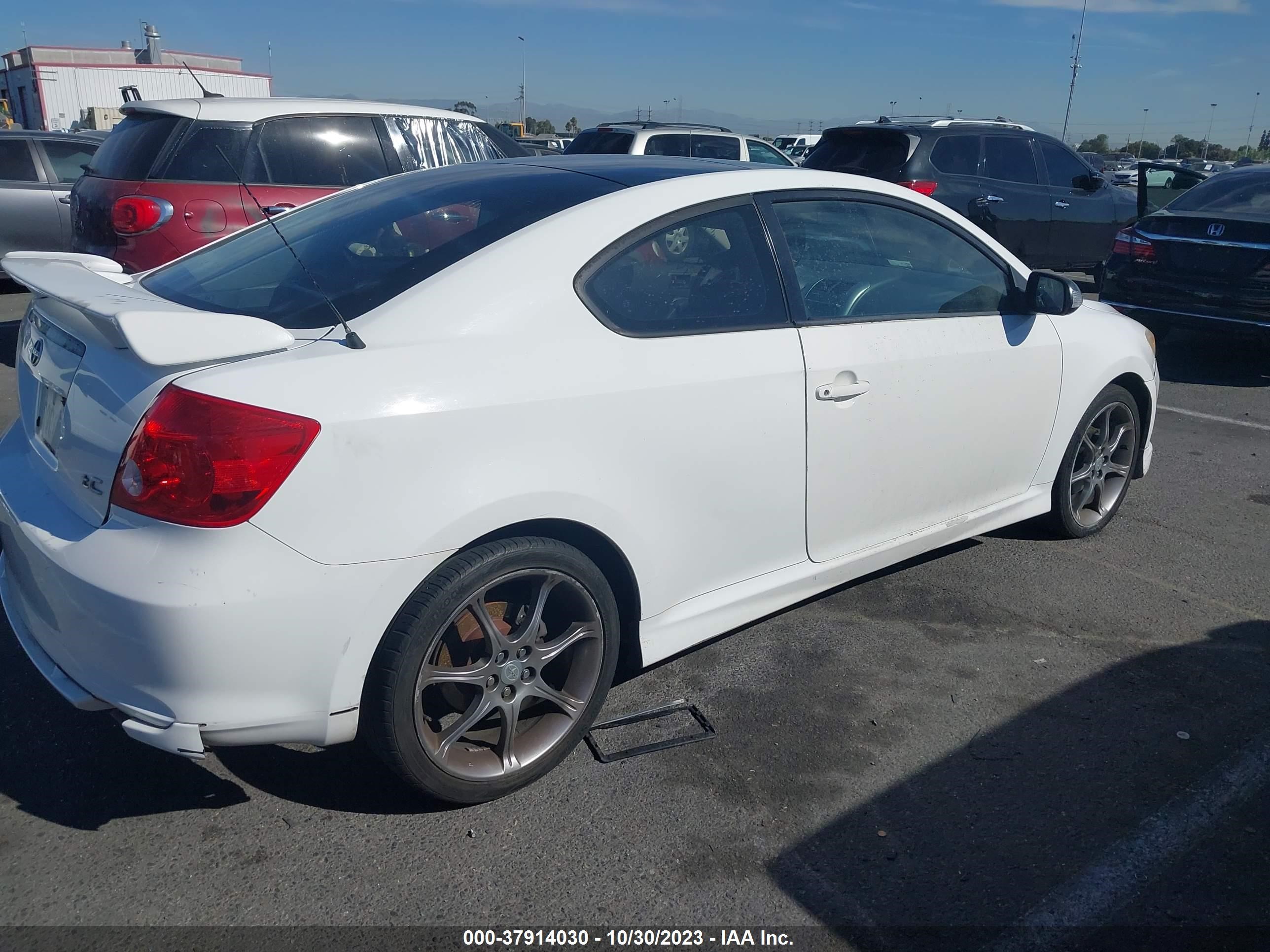 Photo 3 VIN: JTKDE177X60093560 - SCION TC 