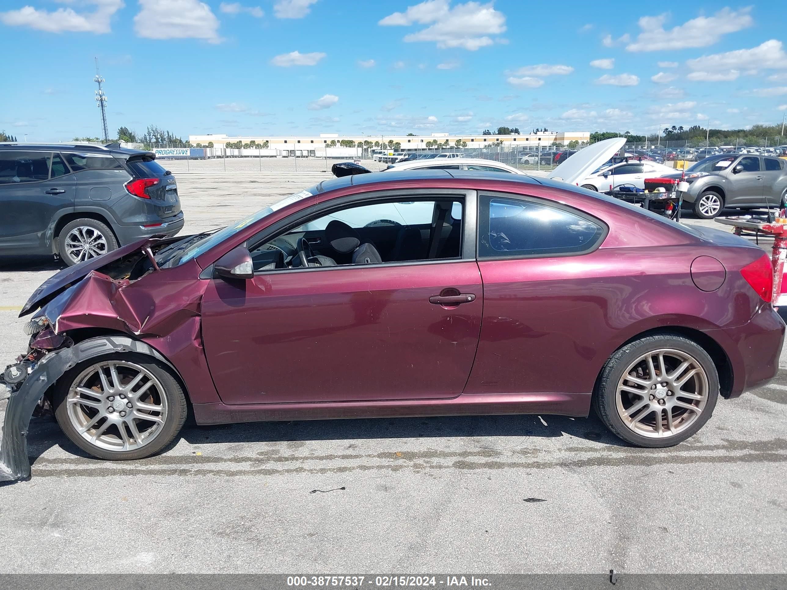 Photo 12 VIN: JTKDE177X60107649 - SCION TC 