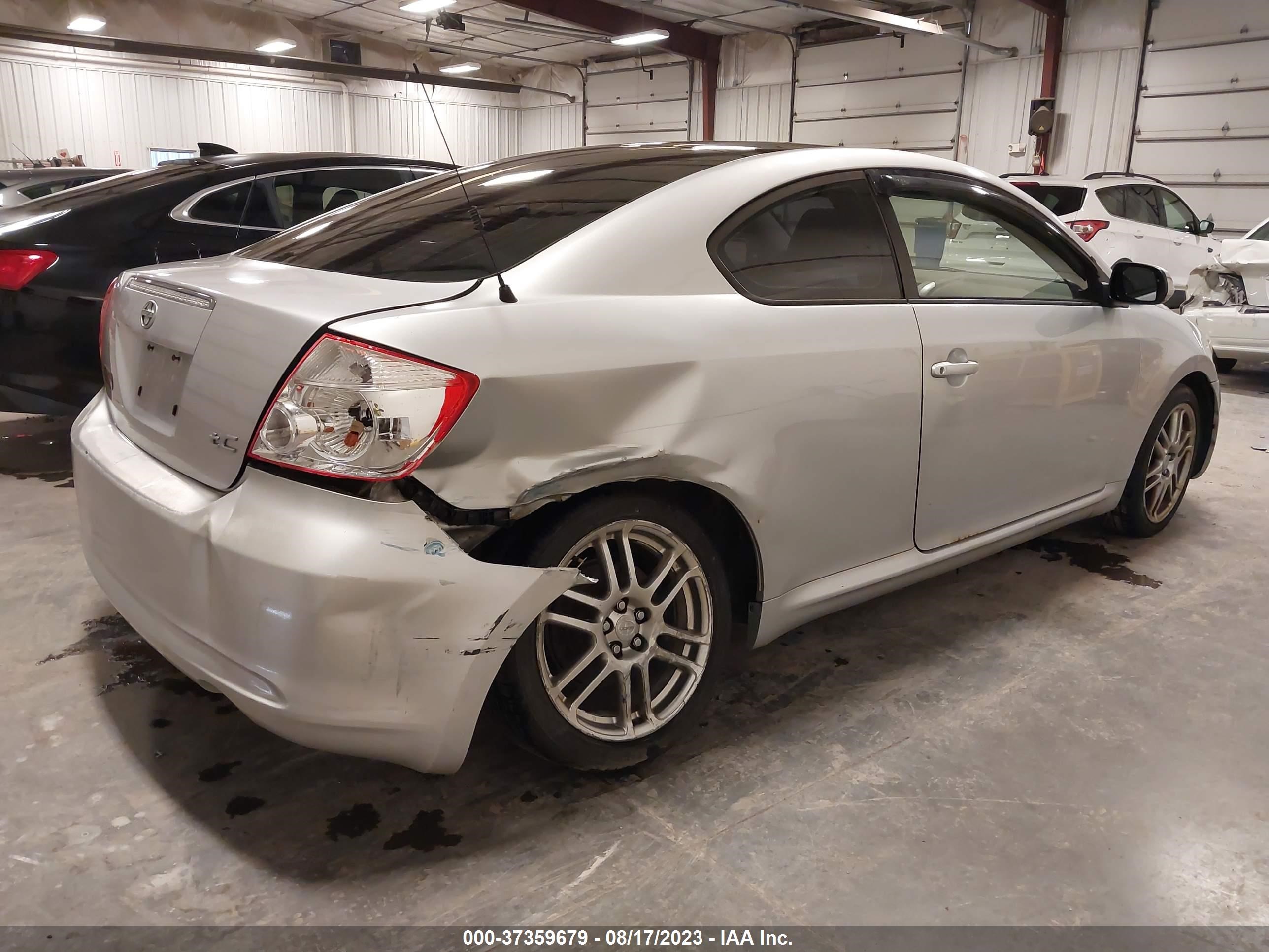 Photo 3 VIN: JTKDE177X60138044 - SCION TC 