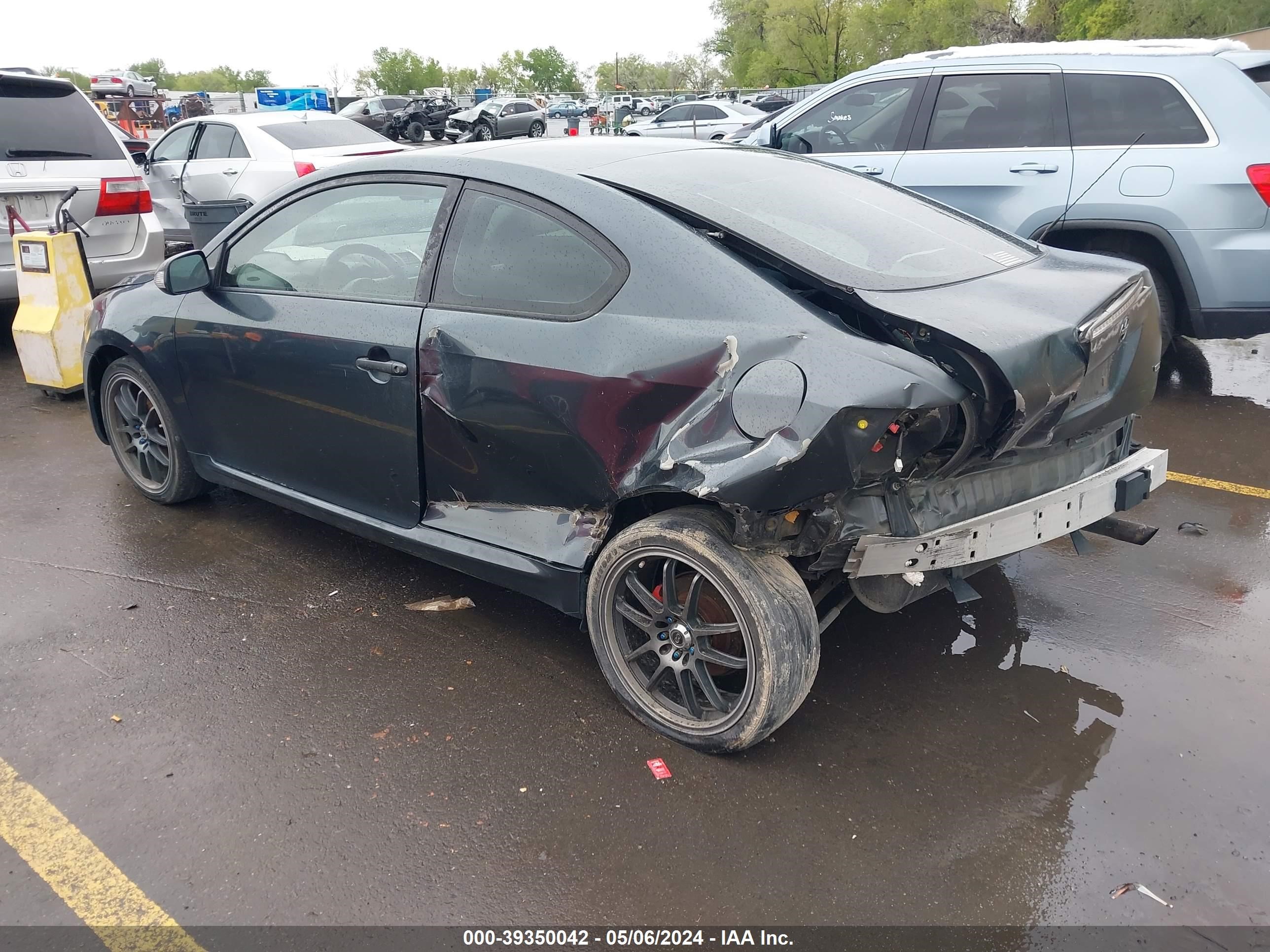 Photo 2 VIN: JTKDE177X70189948 - SCION TC 