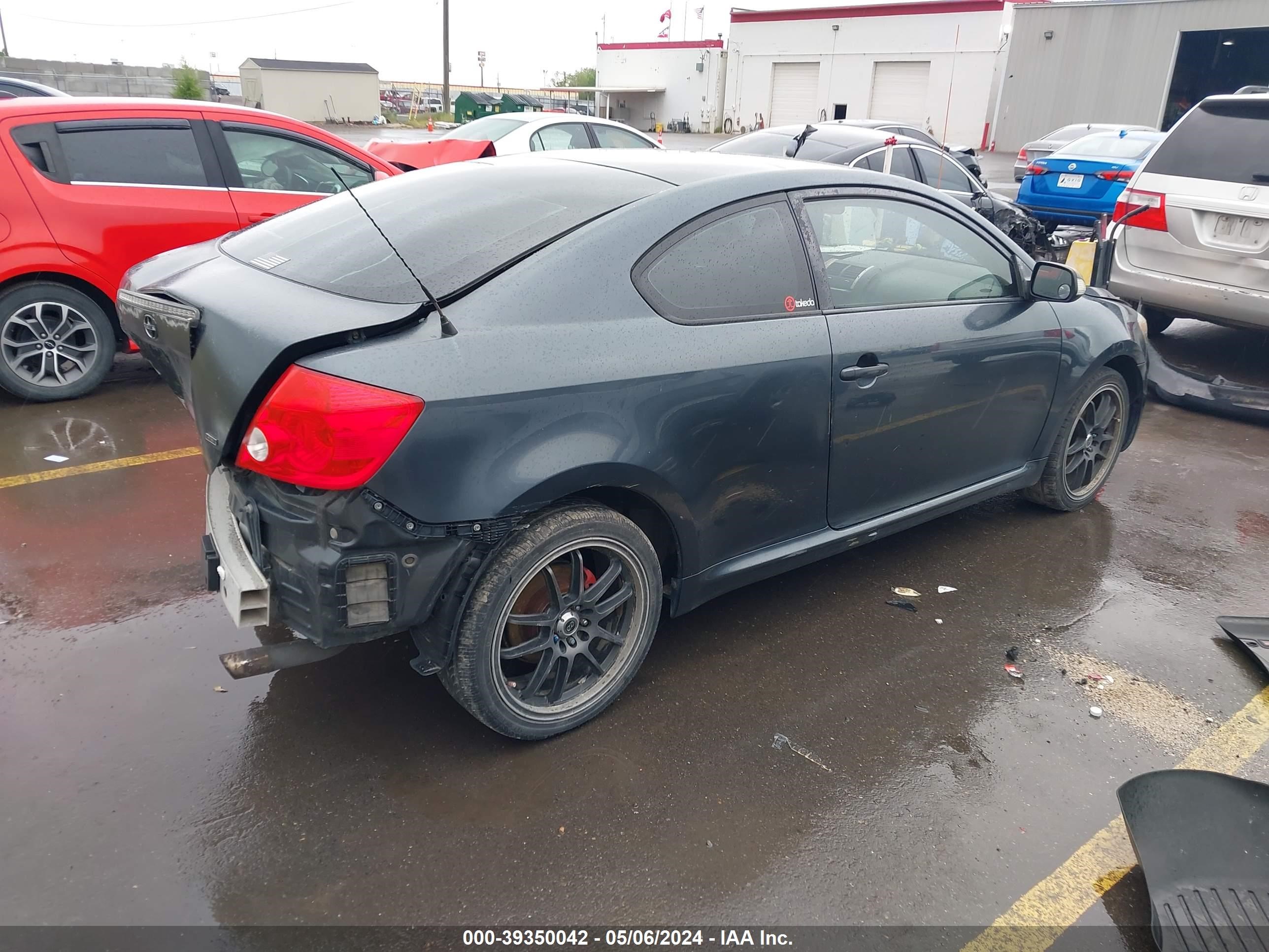 Photo 3 VIN: JTKDE177X70189948 - SCION TC 