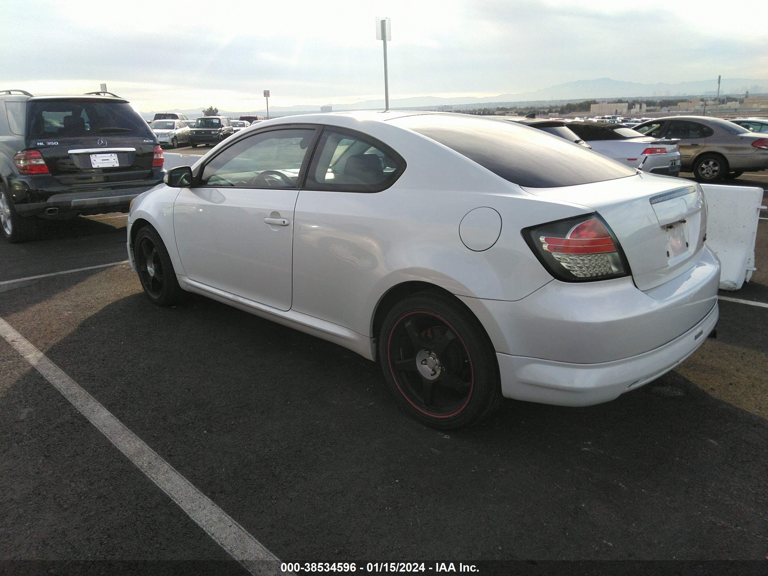 Photo 2 VIN: JTKDE177X70195197 - SCION TC 