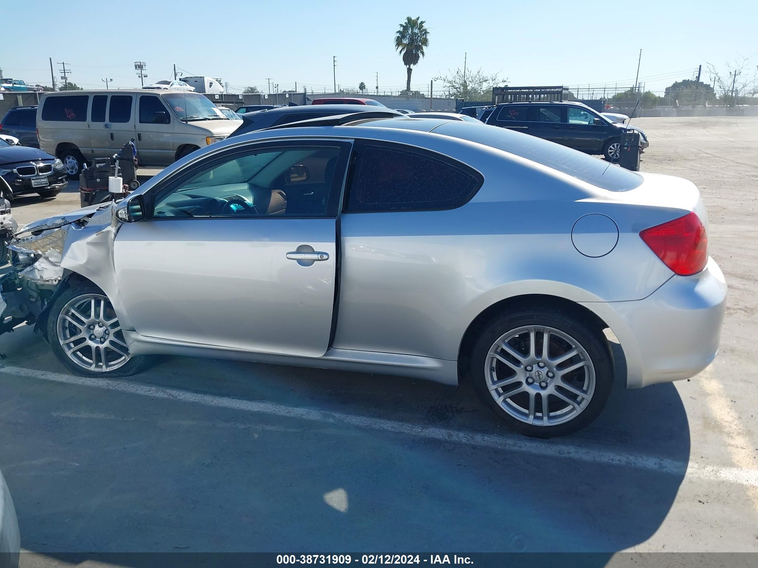 Photo 12 VIN: JTKDE177X70215285 - SCION TC 