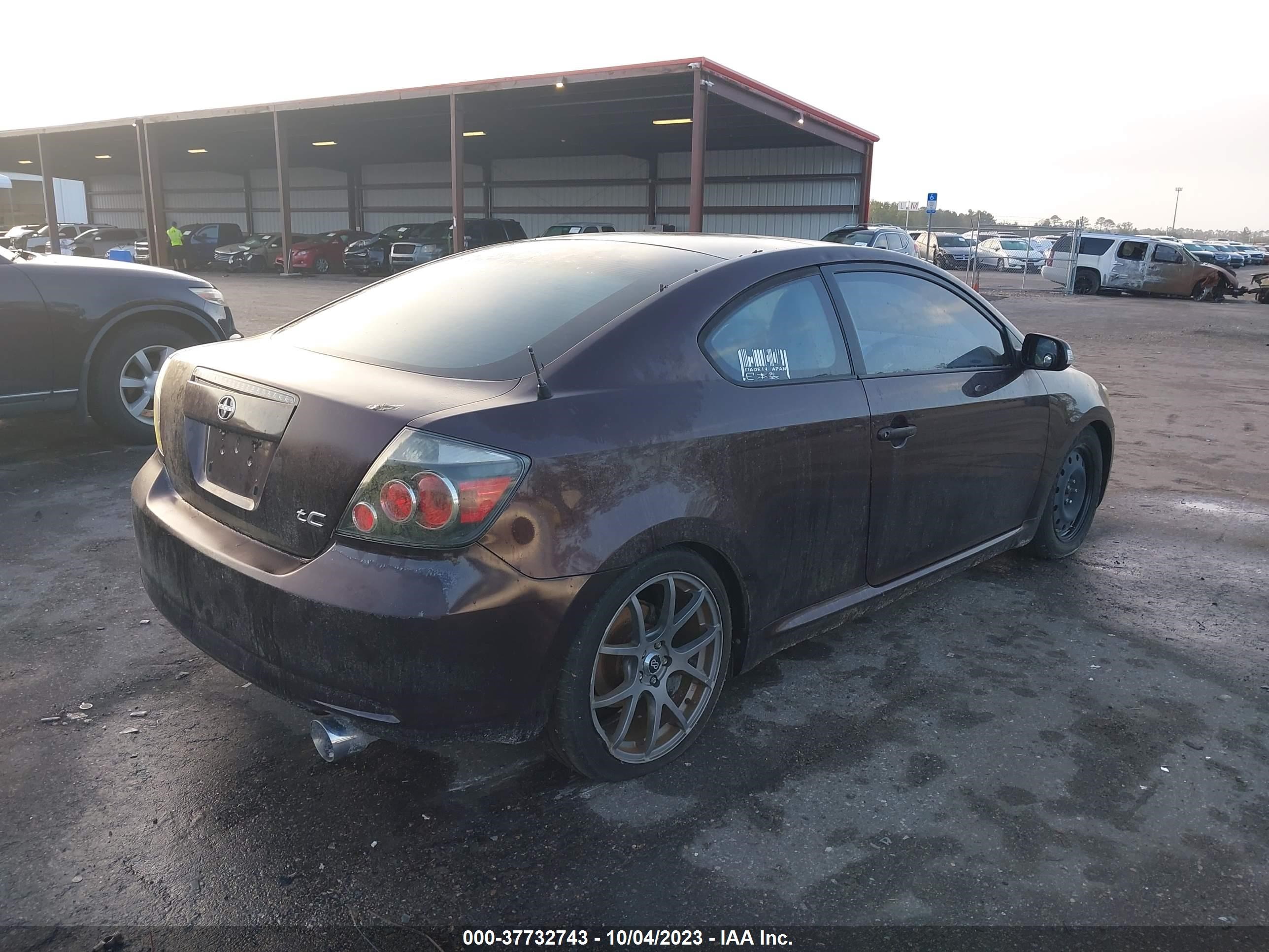 Photo 3 VIN: JTKDE3B78A0303178 - SCION TC 