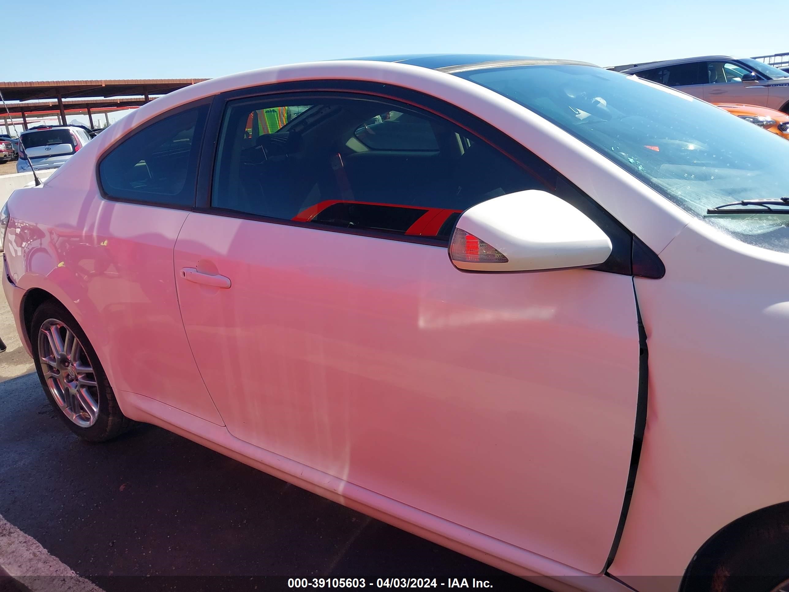 Photo 12 VIN: JTKDE3B79A0311158 - SCION TC 