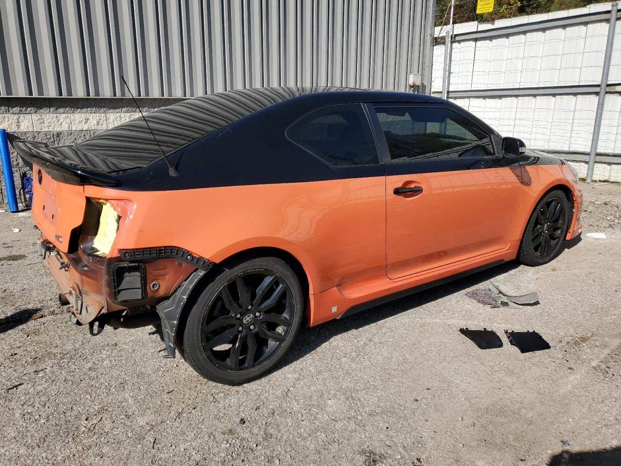 Photo 2 VIN: JTKJF5C70FJ005624 - SCION TC 