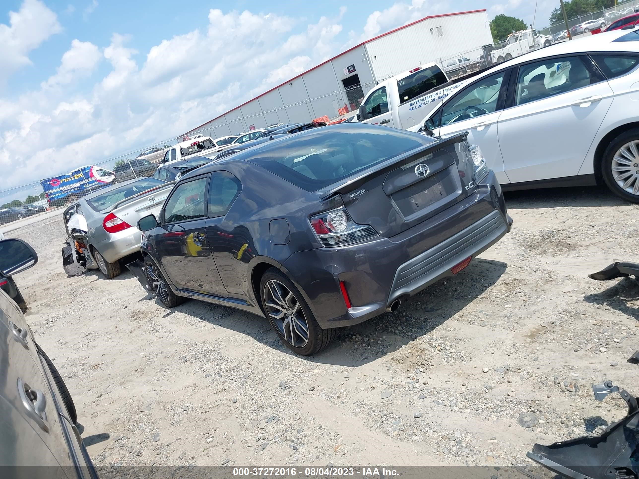 Photo 2 VIN: JTKJF5C71FJ001209 - SCION TC 